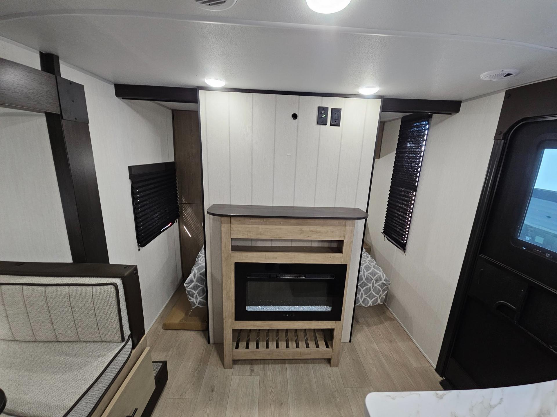 2026 Forest River RV 2026 Forest River RV Cherokee Grey Wolf - thumbnail 19