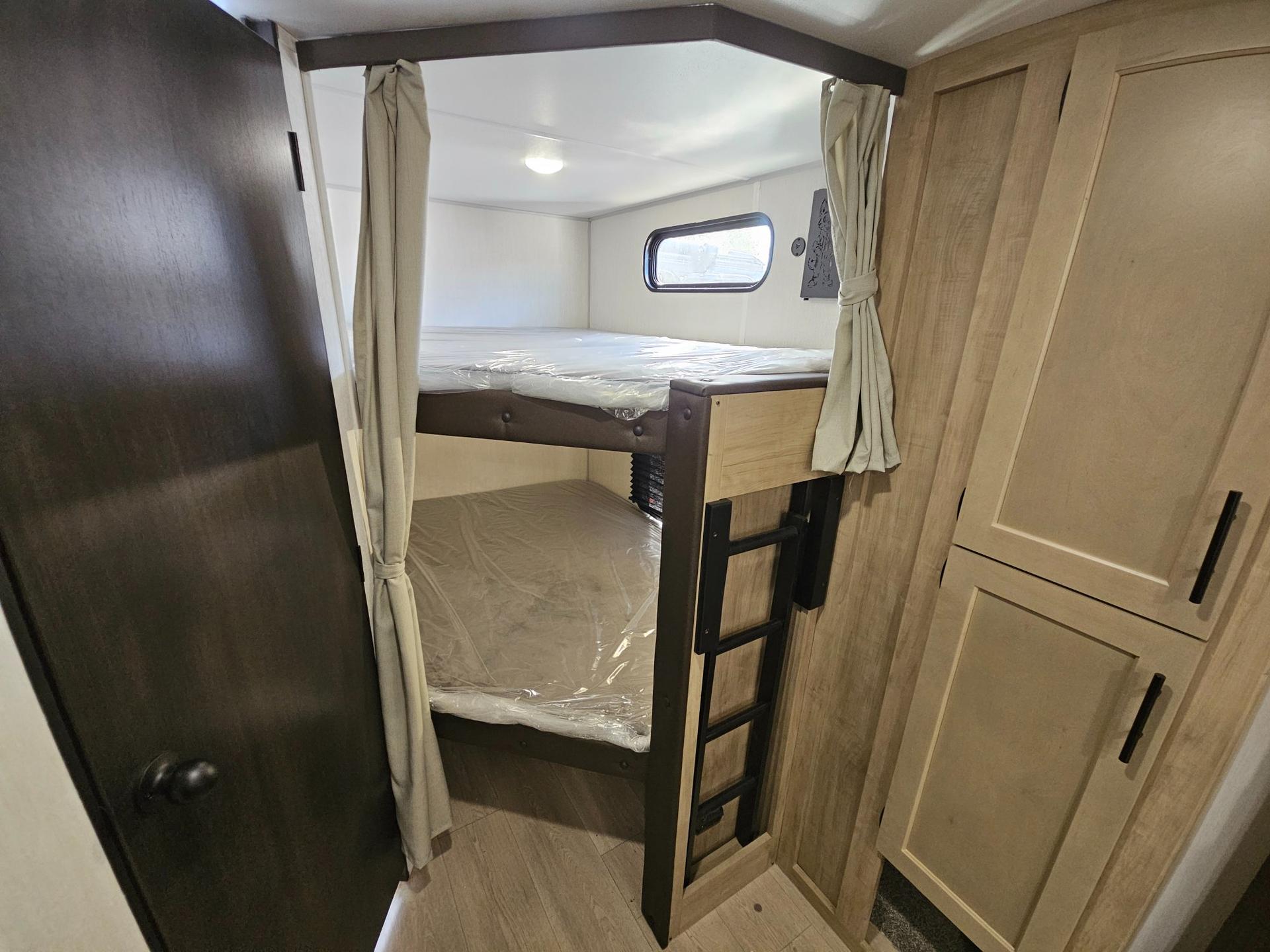 2026 Forest River 2026 Forest River Cherokee Grey Wolf - thumbnail 11