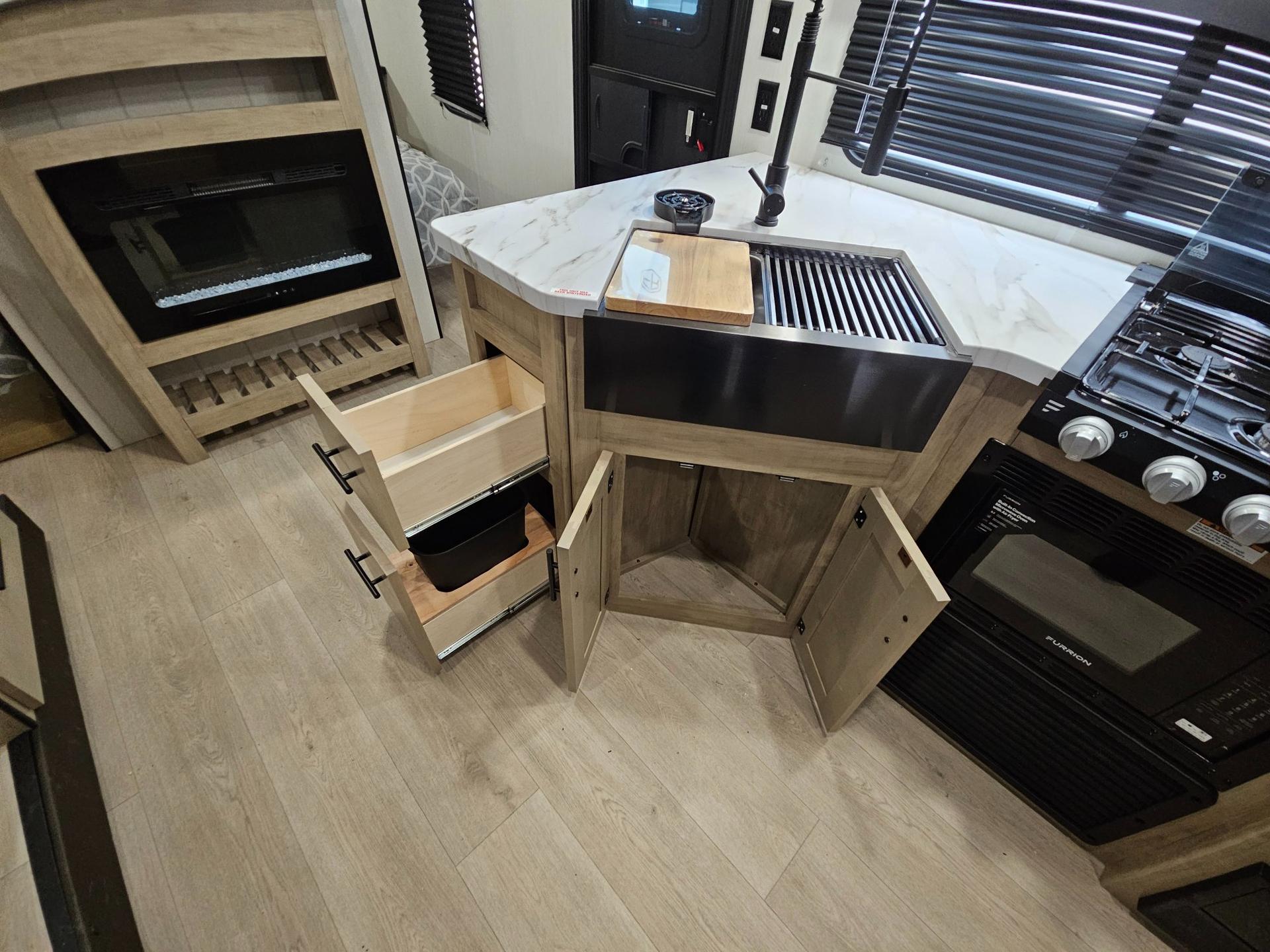 2026 Forest River 2026 Forest River Cherokee Grey Wolf - thumbnail 17