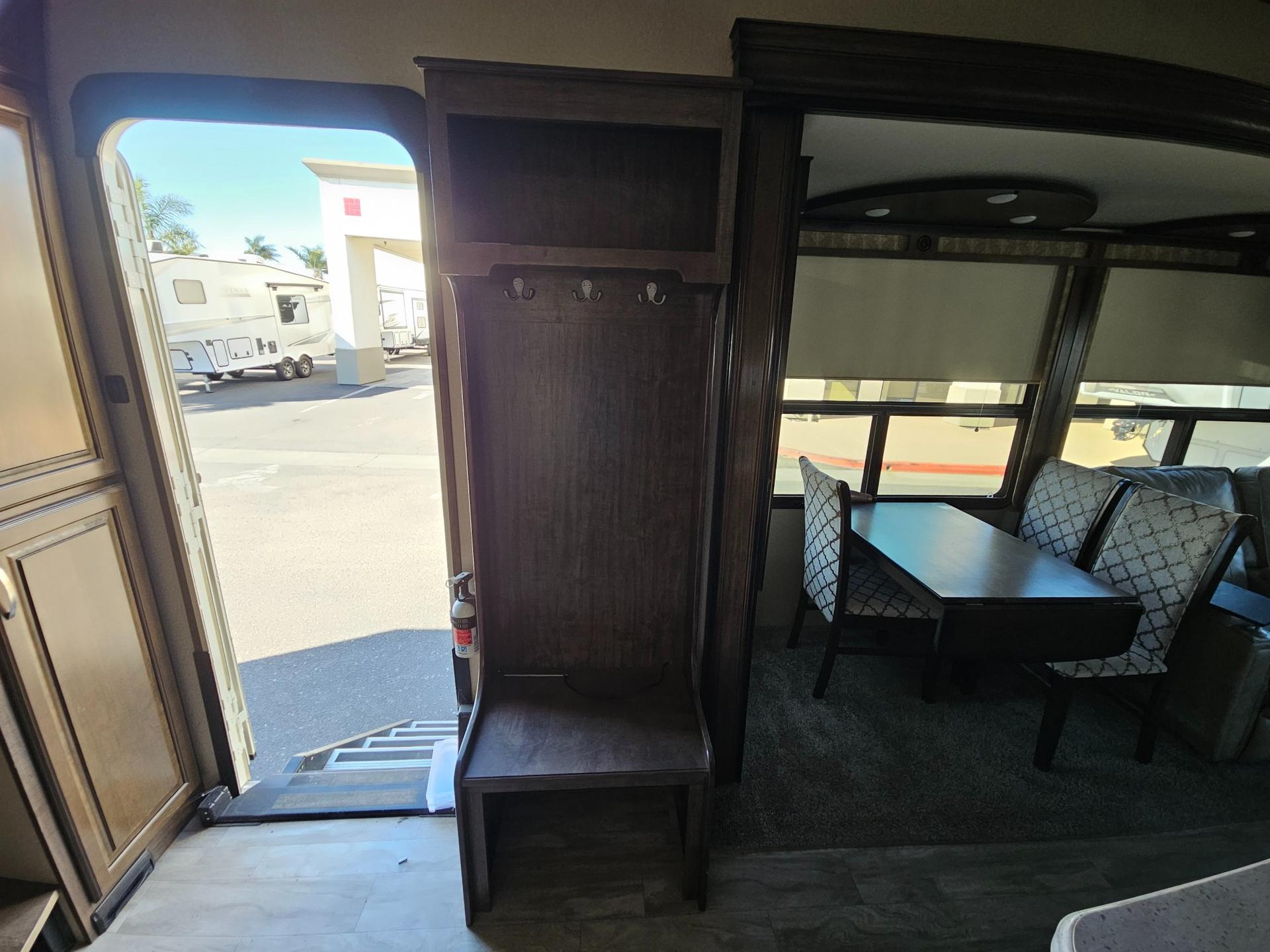 2020 Grand Design 2020 Grand Design Solitude - thumbnail 6