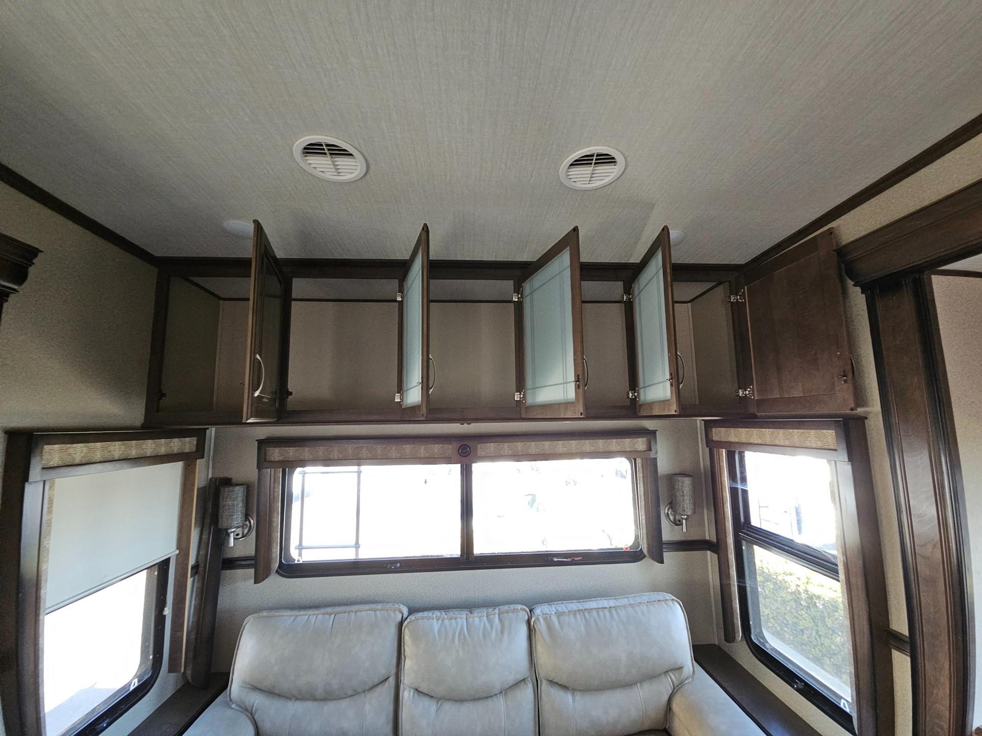 2020 Grand Design 2020 Grand Design Solitude - thumbnail 13