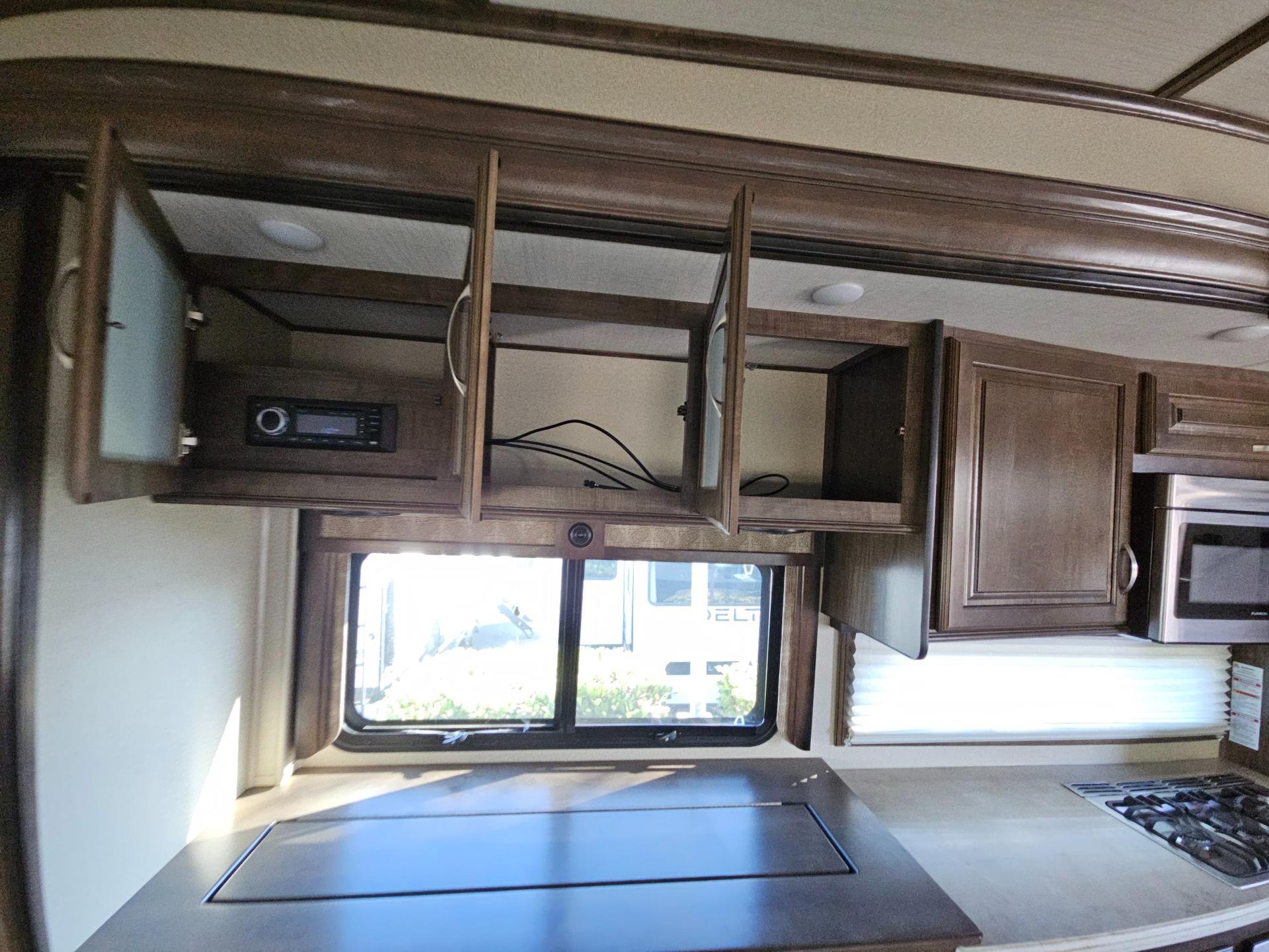 2020 Grand Design 2020 Grand Design Solitude - thumbnail 17