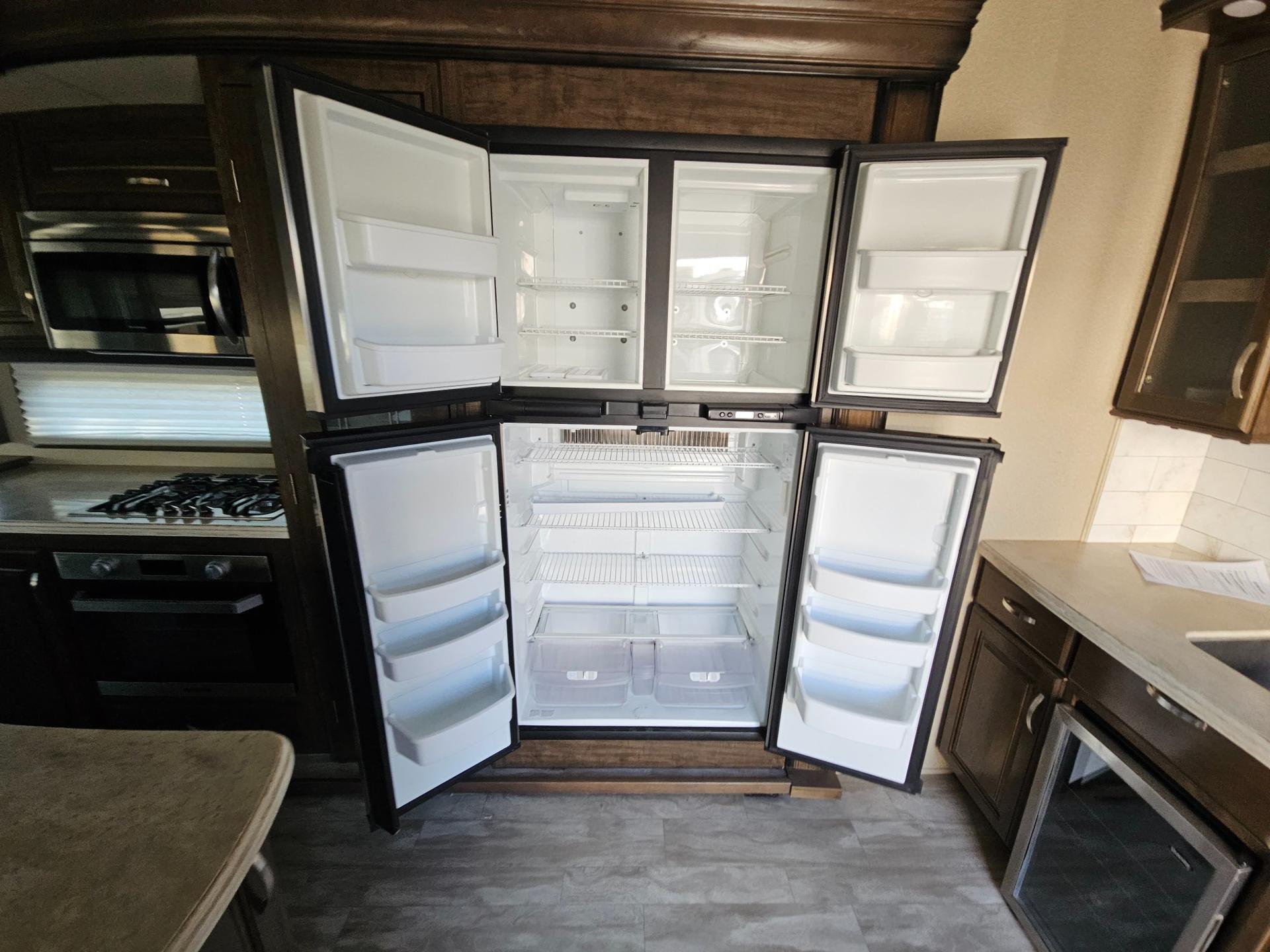 2020 Grand Design 2020 Grand Design Solitude - thumbnail 19