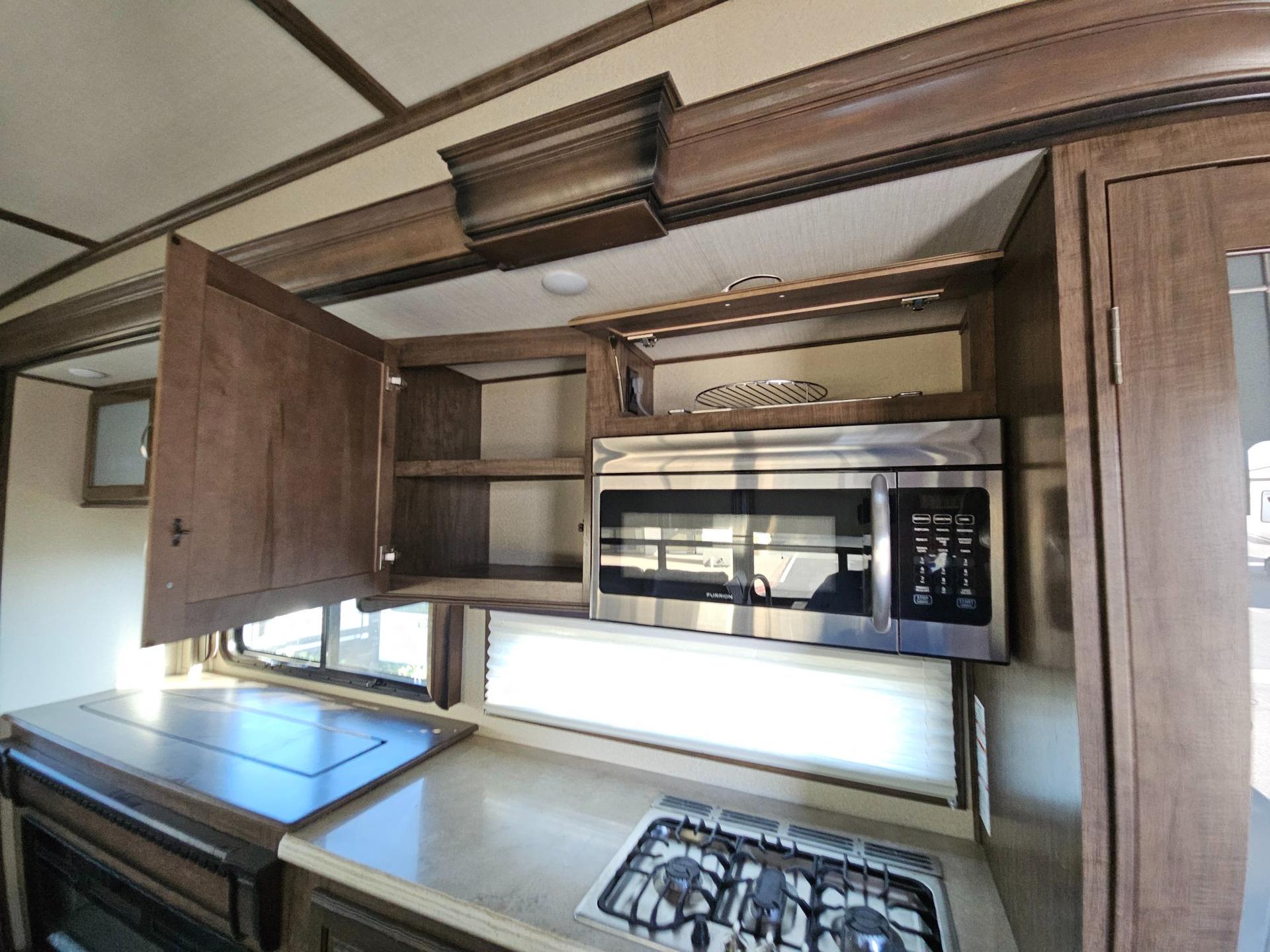 2020 Grand Design 2020 Grand Design Solitude - thumbnail 22