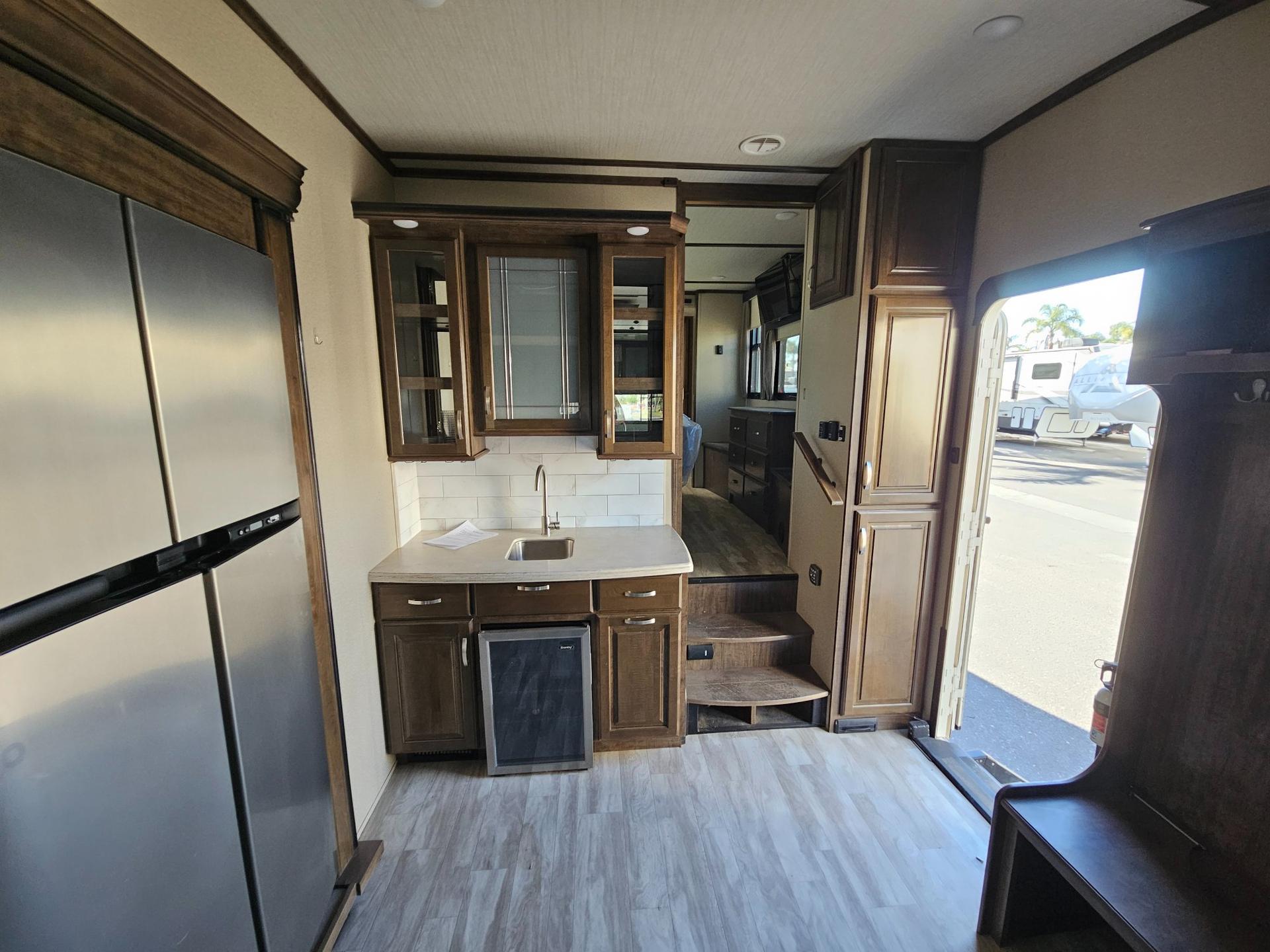 2020 Grand Design 2020 Grand Design Solitude - thumbnail 28