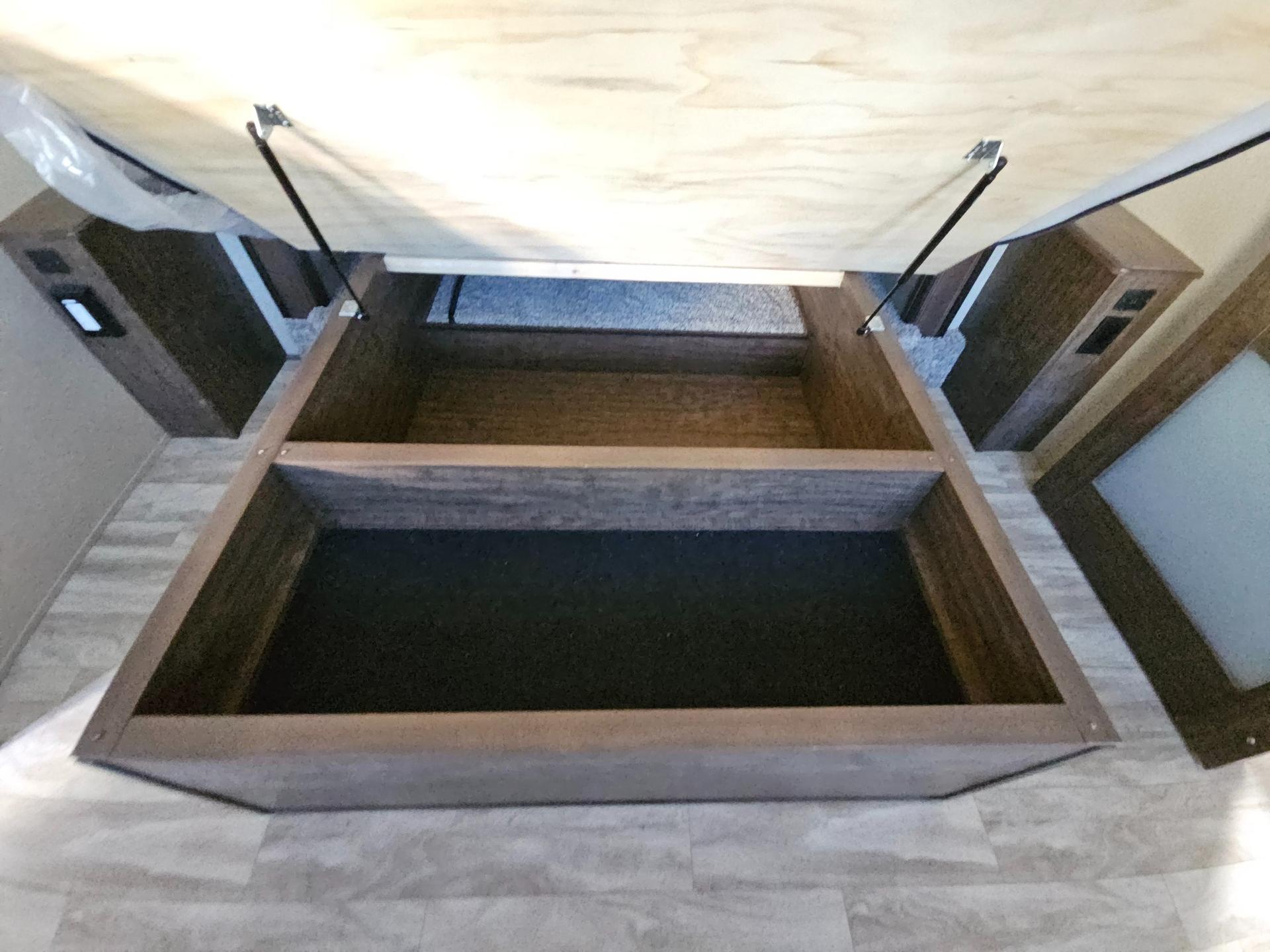 2020 Grand Design 2020 Grand Design Solitude - thumbnail 33