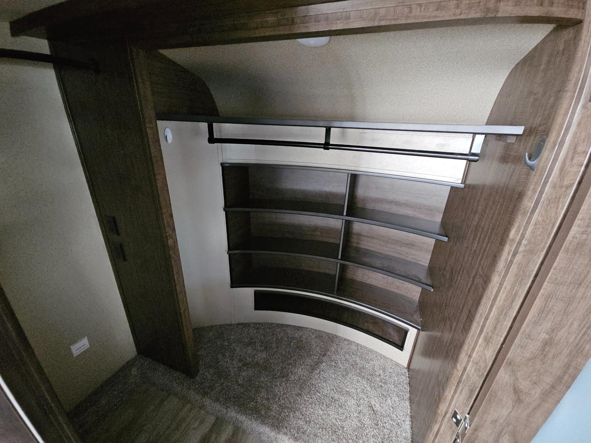 2020 Grand Design 2020 Grand Design Solitude - thumbnail 41