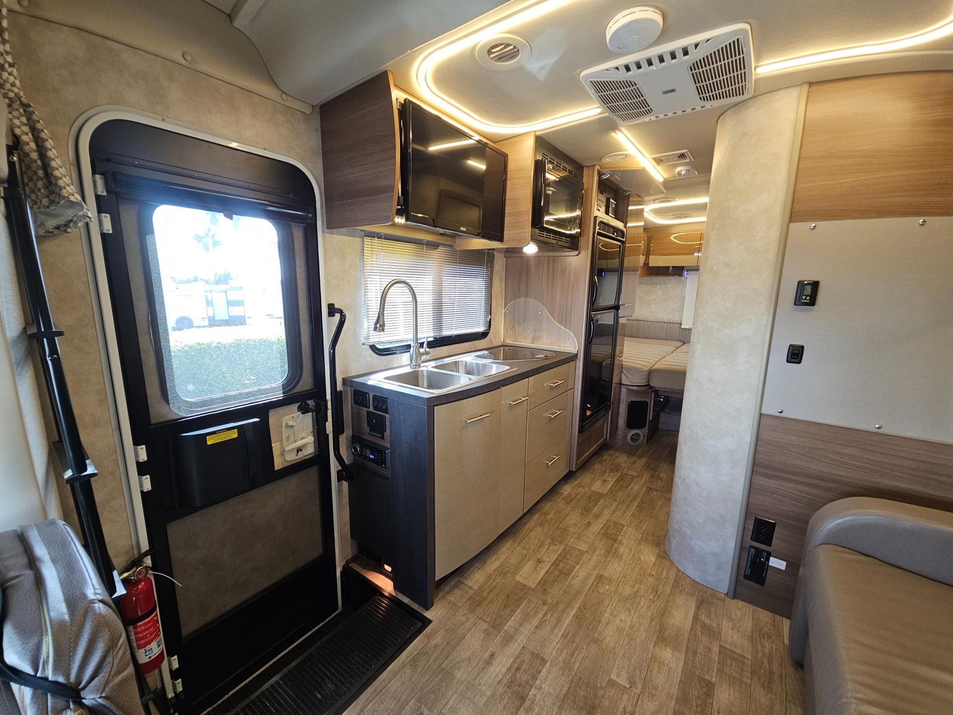 2018 Winnebago 2018 Winnebago View - thumbnail 9