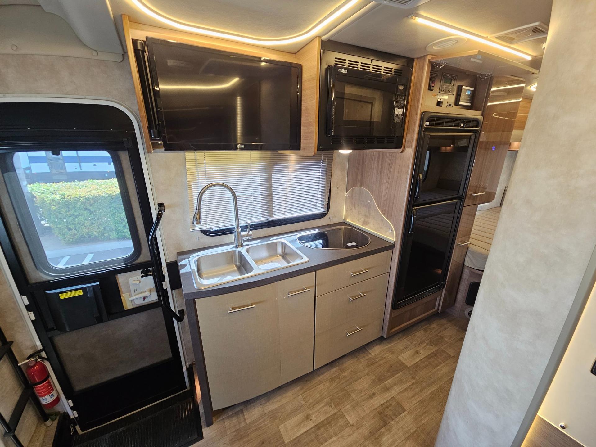 2018 Winnebago 2018 Winnebago View - thumbnail 10