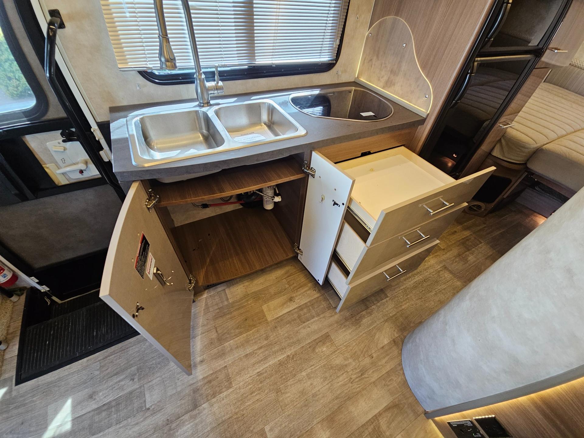 2018 Winnebago 2018 Winnebago View - thumbnail 15