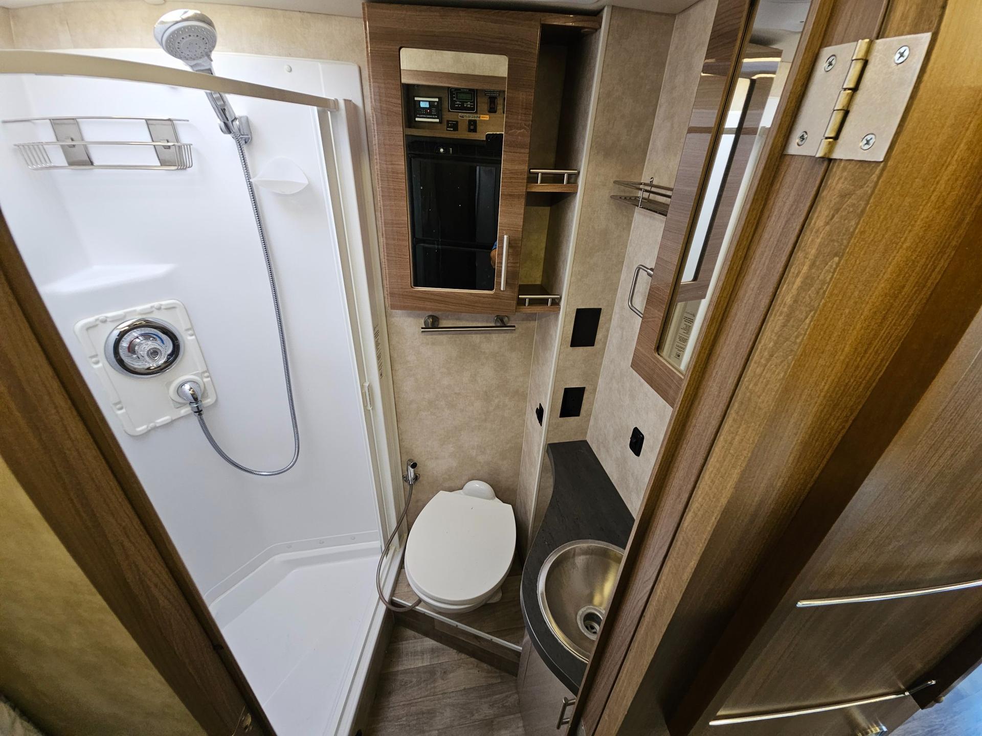 2018 Winnebago 2018 Winnebago View - thumbnail 28