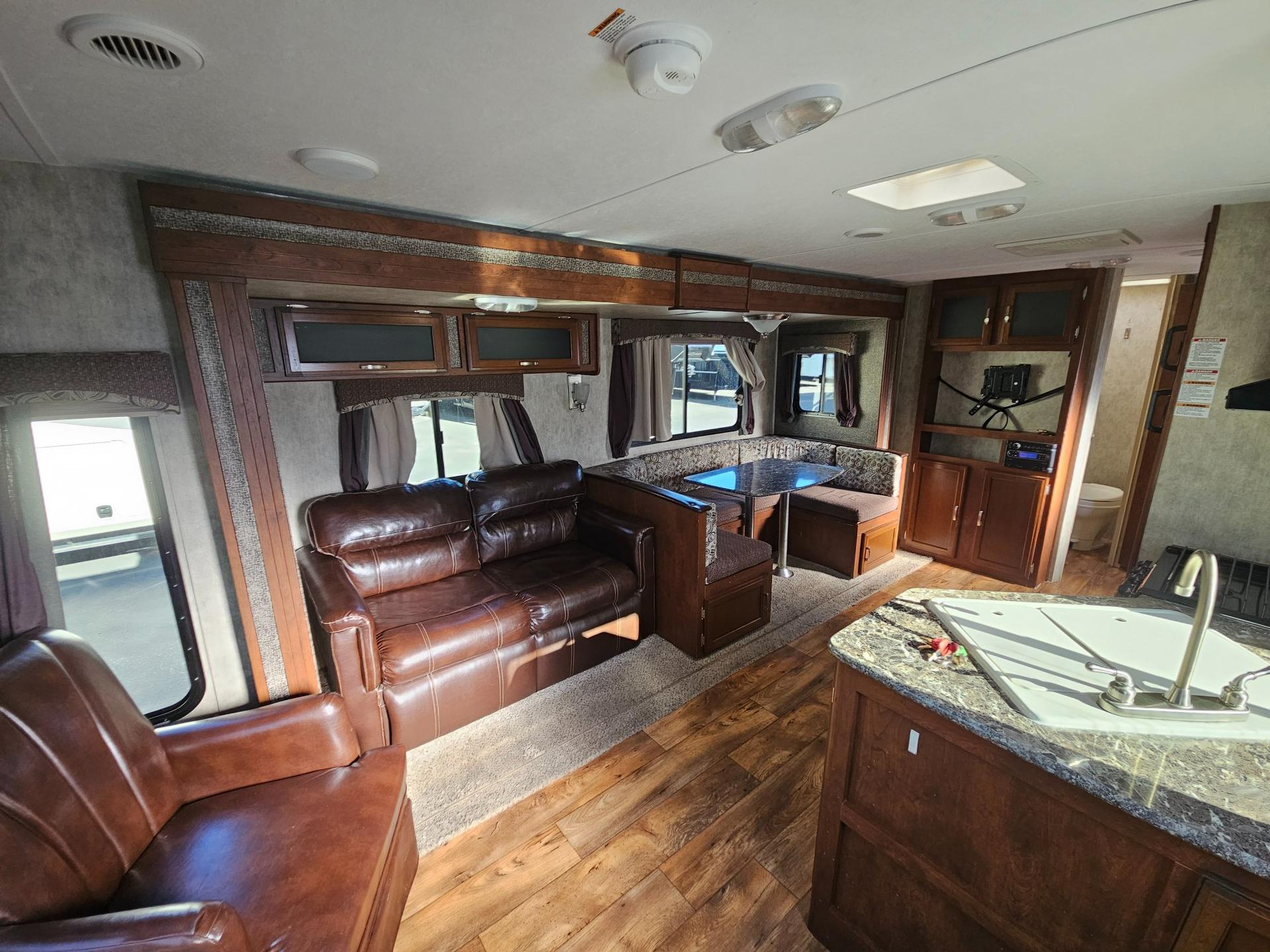 2016 Keystone RV 2016 Keystone RV Passport Ultra Lite Grand Touring - thumbnail 5