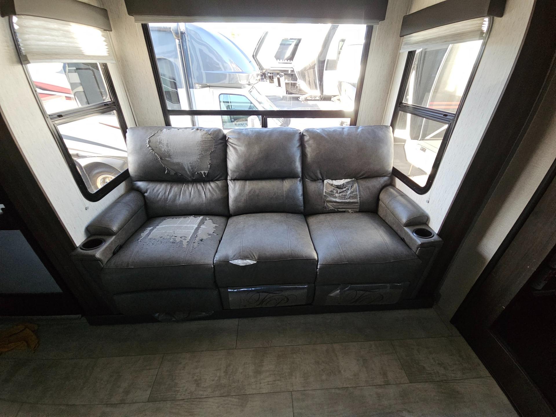 2023 Grand Design 2023 Grand Design Momentum G-Class - thumbnail 8