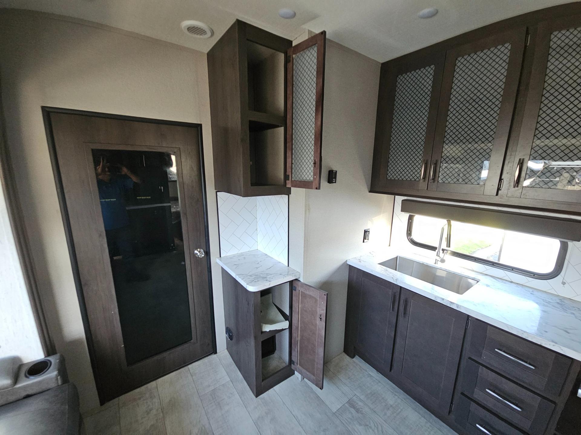 2023 Grand Design 2023 Grand Design Momentum G-Class - thumbnail 10