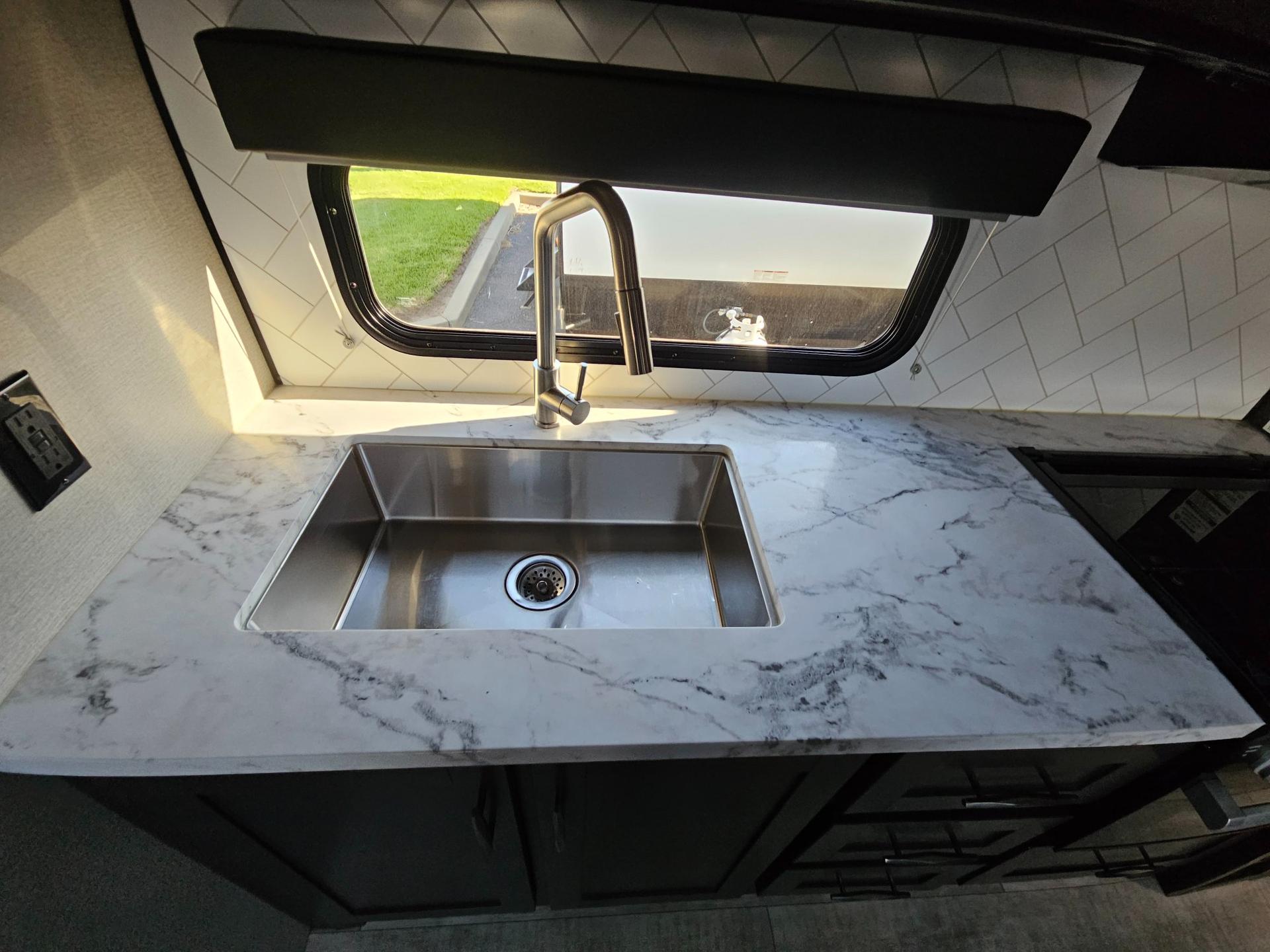 2023 Grand Design 2023 Grand Design Momentum G-Class - thumbnail 13