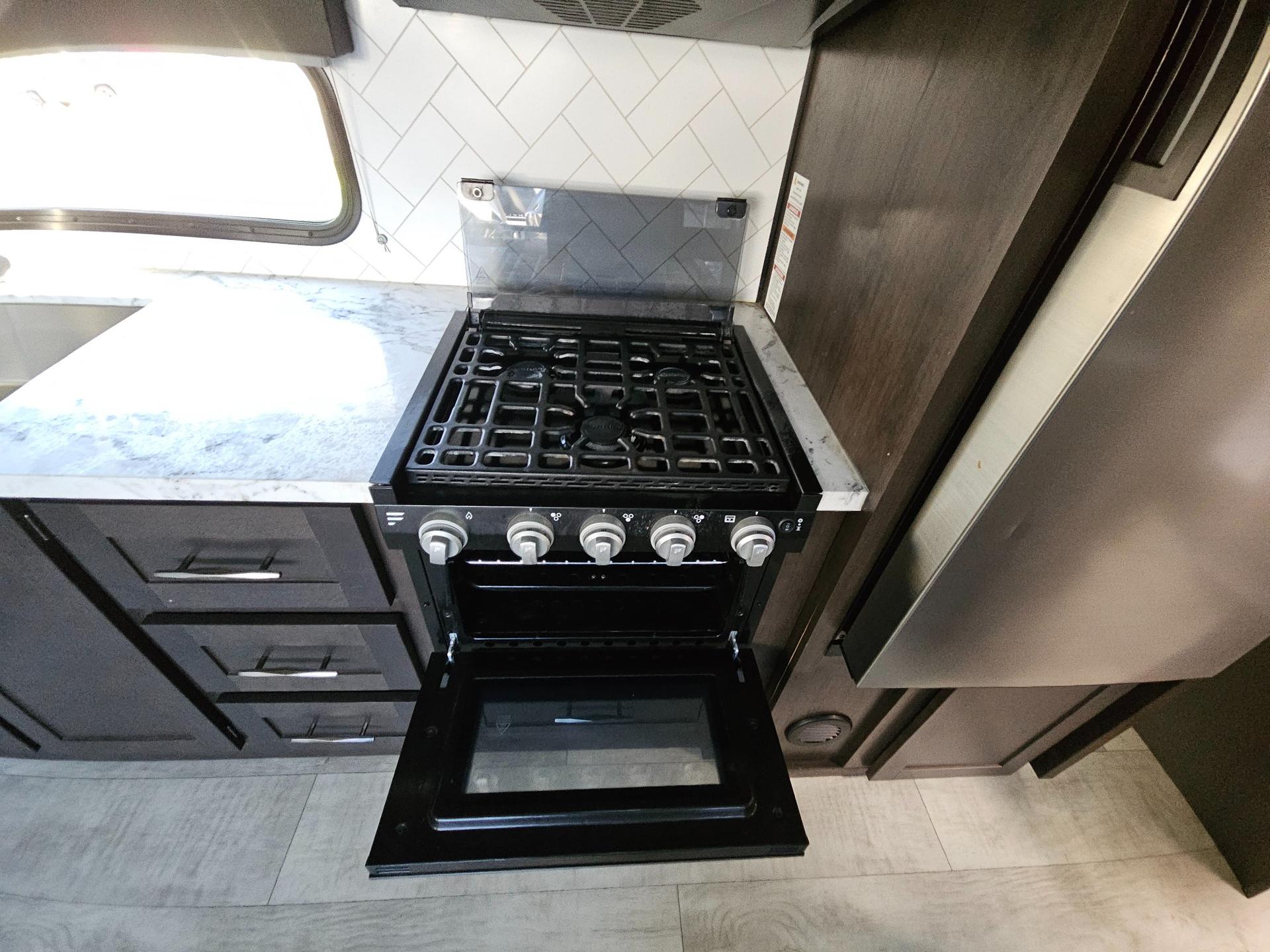 2023 Grand Design 2023 Grand Design Momentum G-Class - thumbnail 14