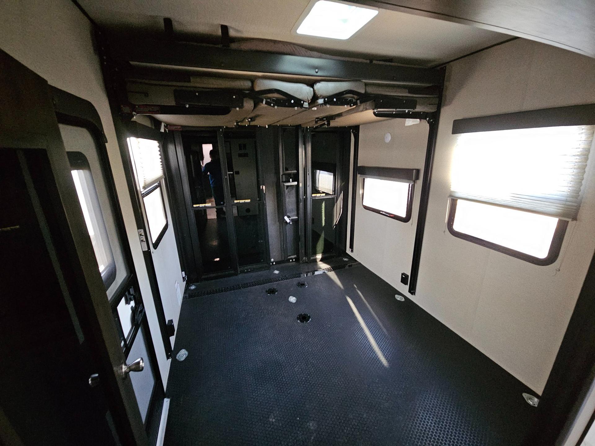 2023 Grand Design 2023 Grand Design Momentum G-Class - thumbnail 27