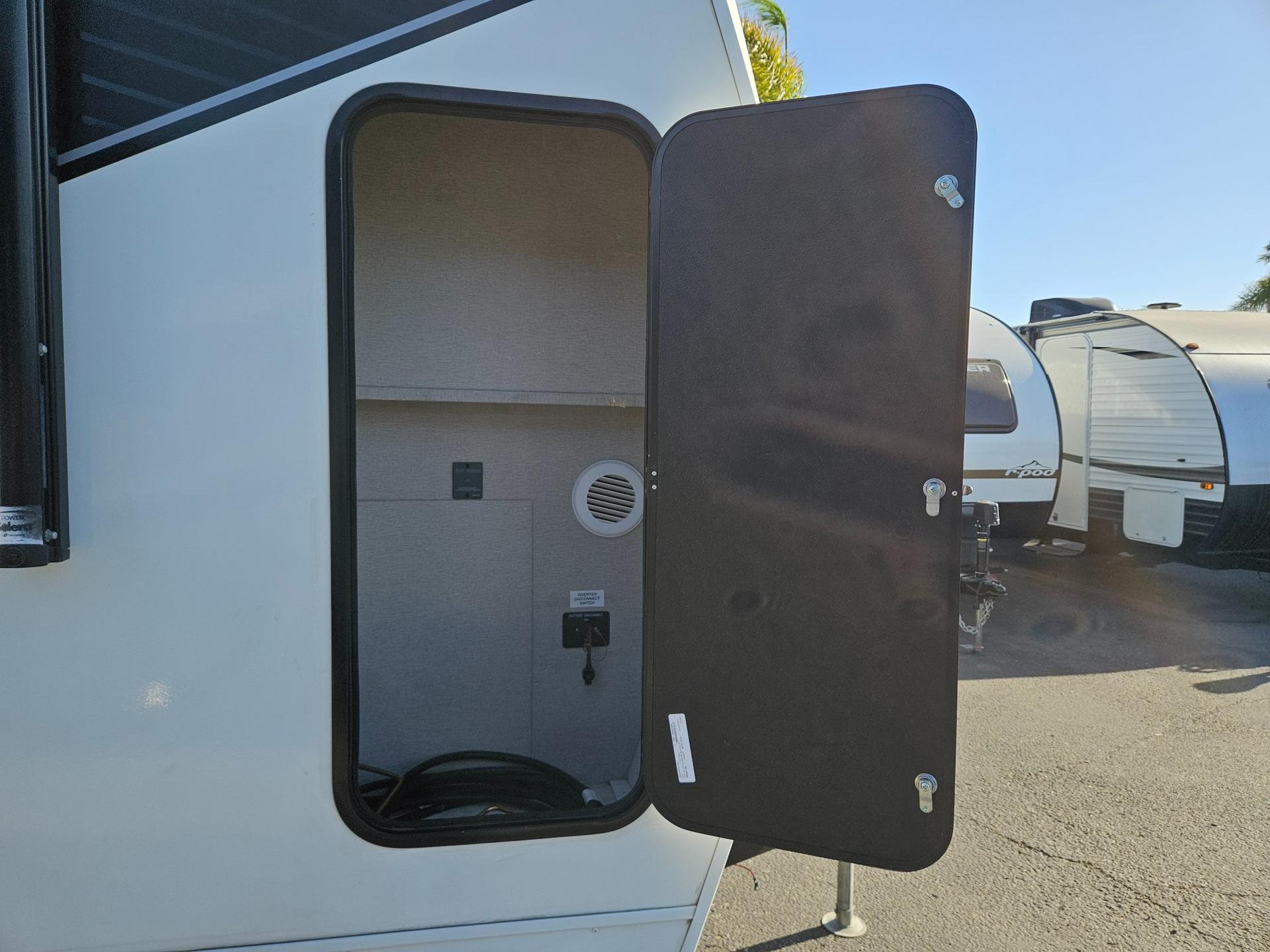 2023 Grand Design 2023 Grand Design Momentum G-Class - thumbnail 34