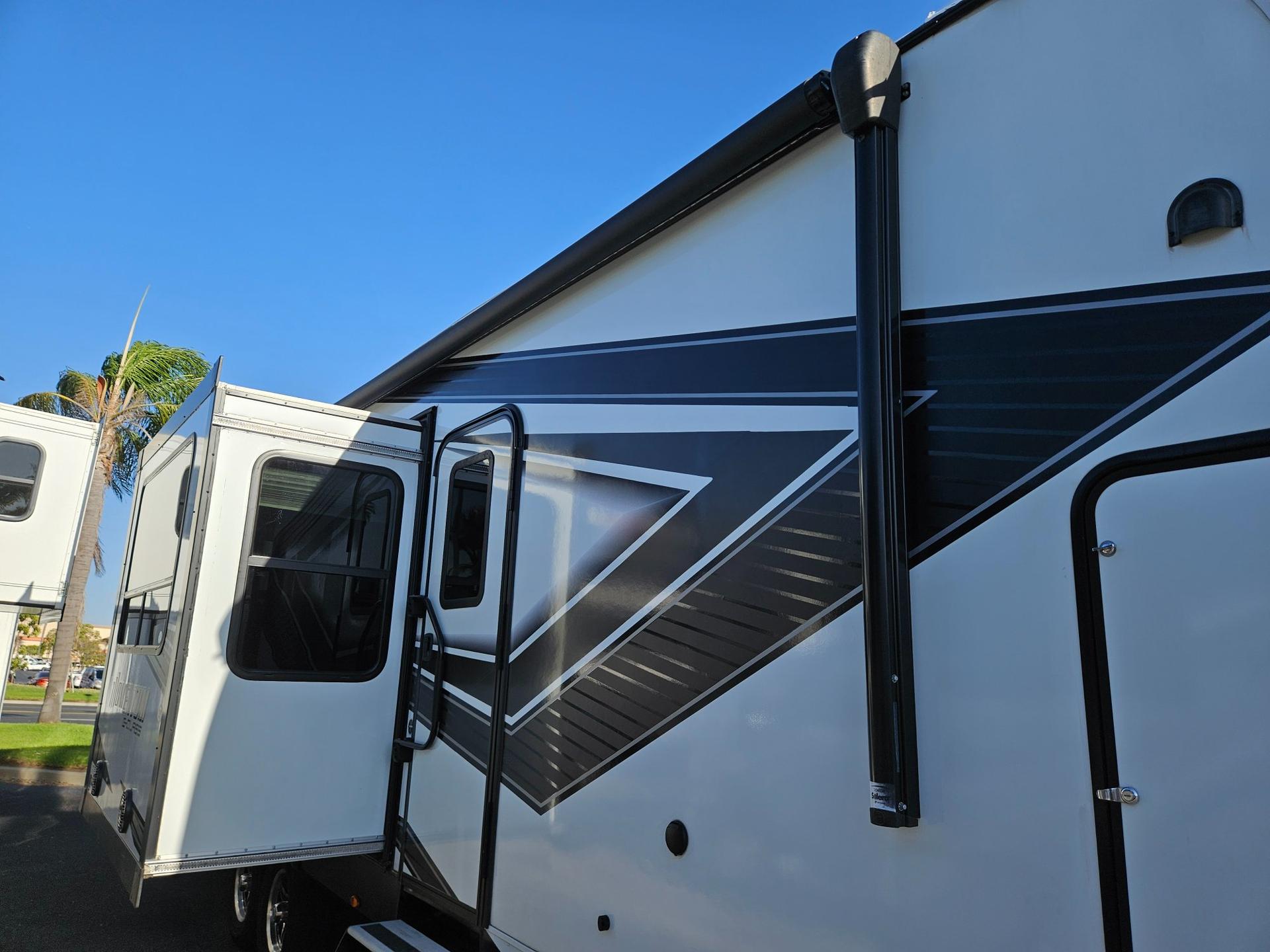 2023 Grand Design 2023 Grand Design Momentum G-Class - thumbnail 35