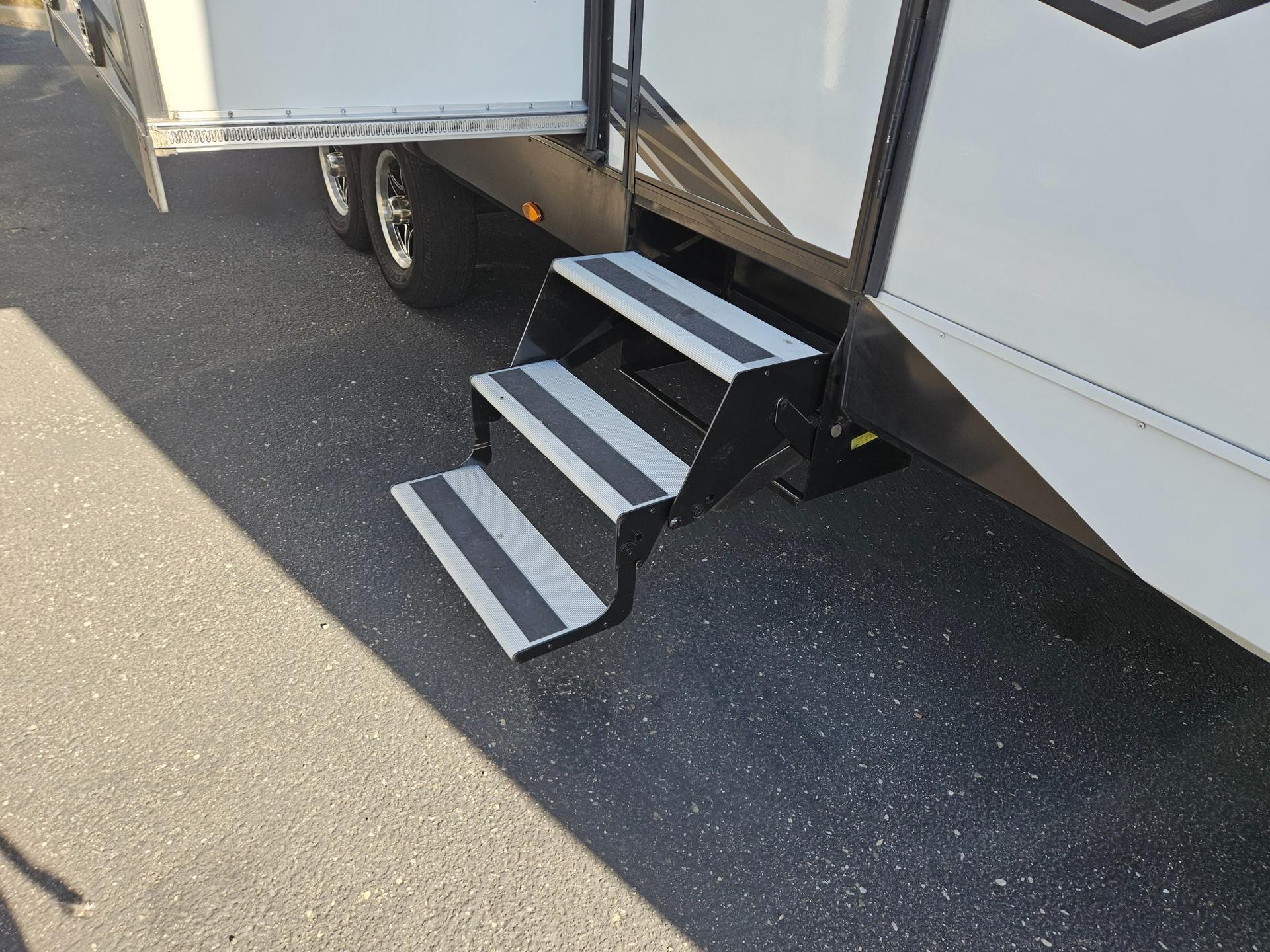 2023 Grand Design 2023 Grand Design Momentum G-Class - thumbnail 36