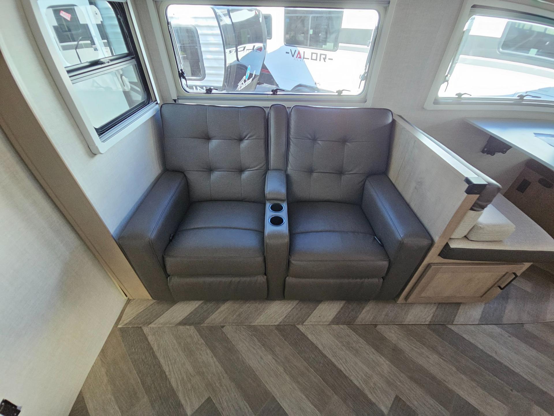 2023 Ember 2023 Ember Touring Edition - thumbnail 8