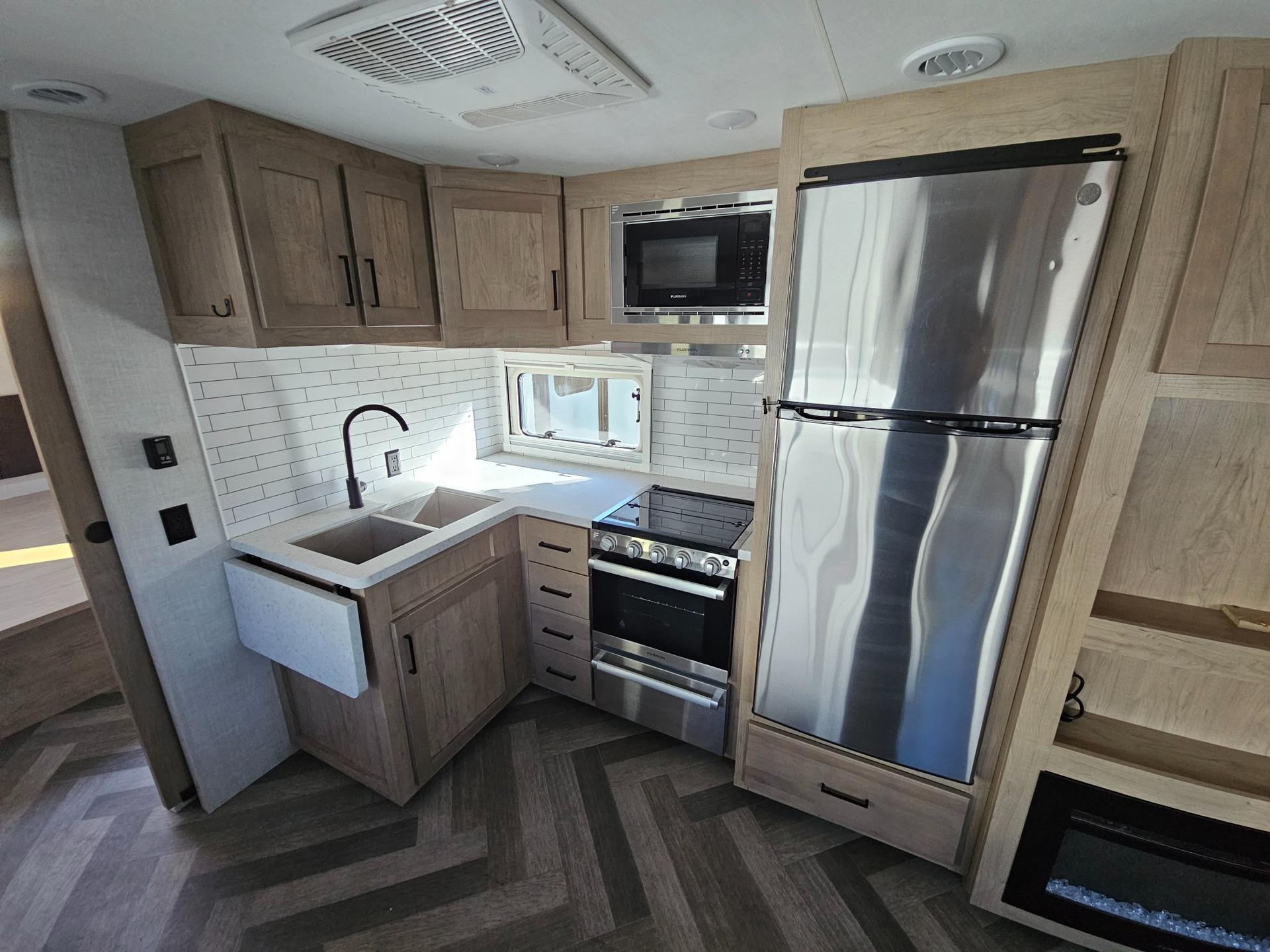 2023 Ember 2023 Ember Touring Edition - thumbnail 18