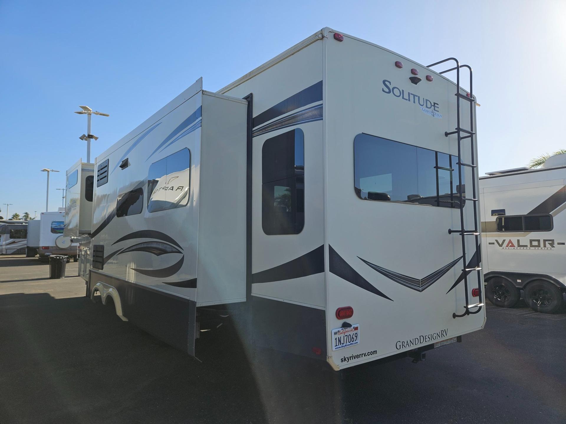 2020 Grand Design 2020 Grand Design Solitude - thumbnail 3