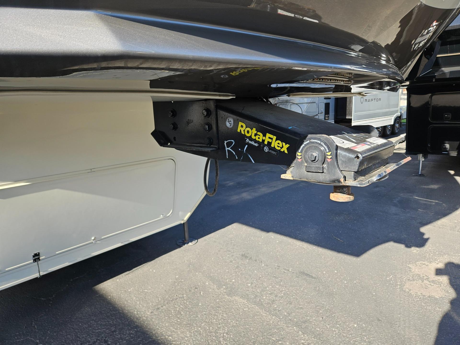 2020 Grand Design 2020 Grand Design Solitude - thumbnail 43