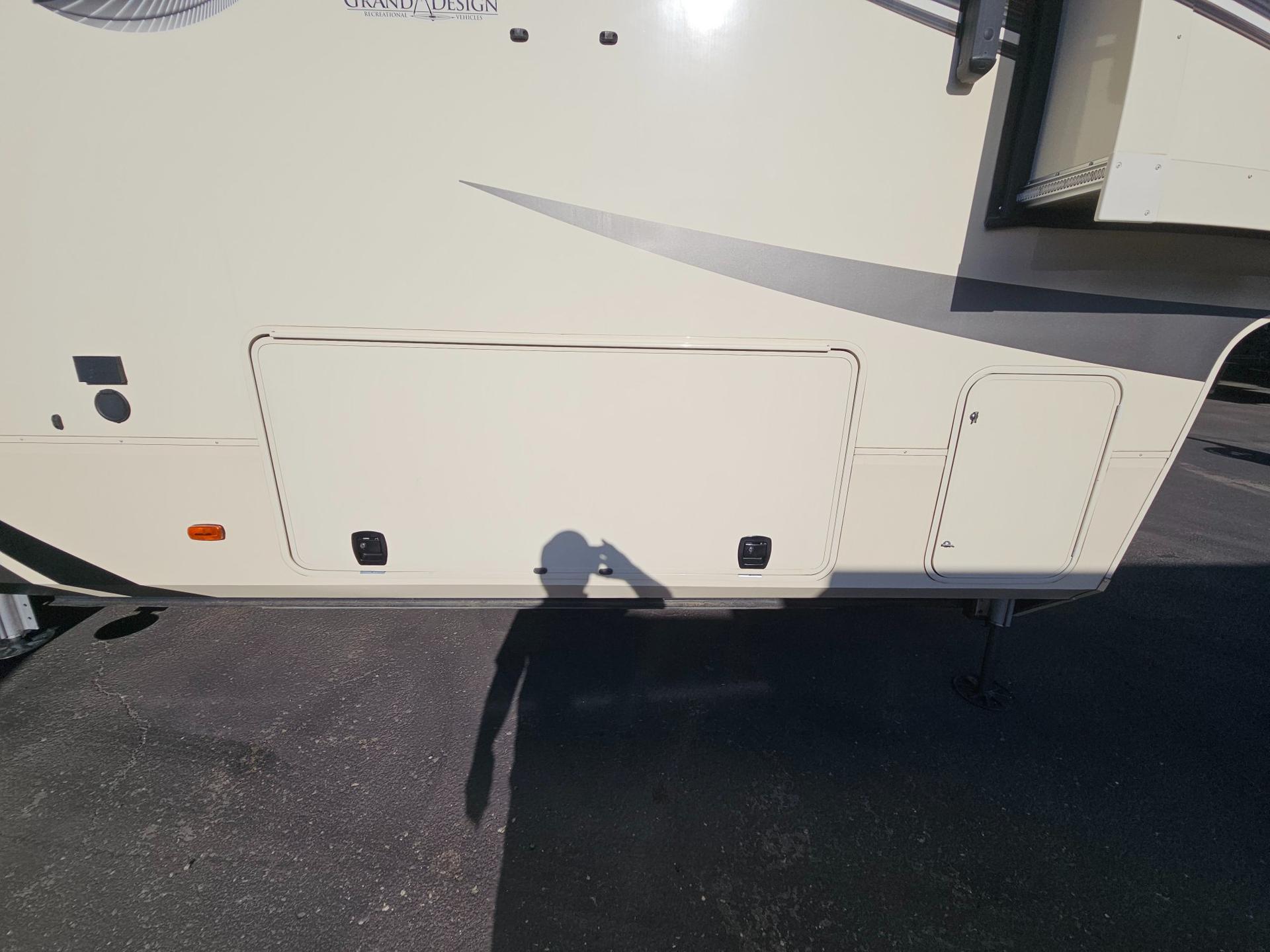 2020 Grand Design 2020 Grand Design Solitude - thumbnail 46