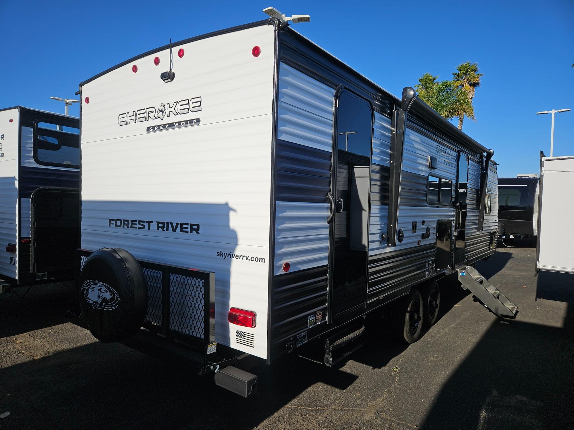 2026 Forest River RV 2026 Forest River RV Cherokee Grey Wolf - thumbnail 4