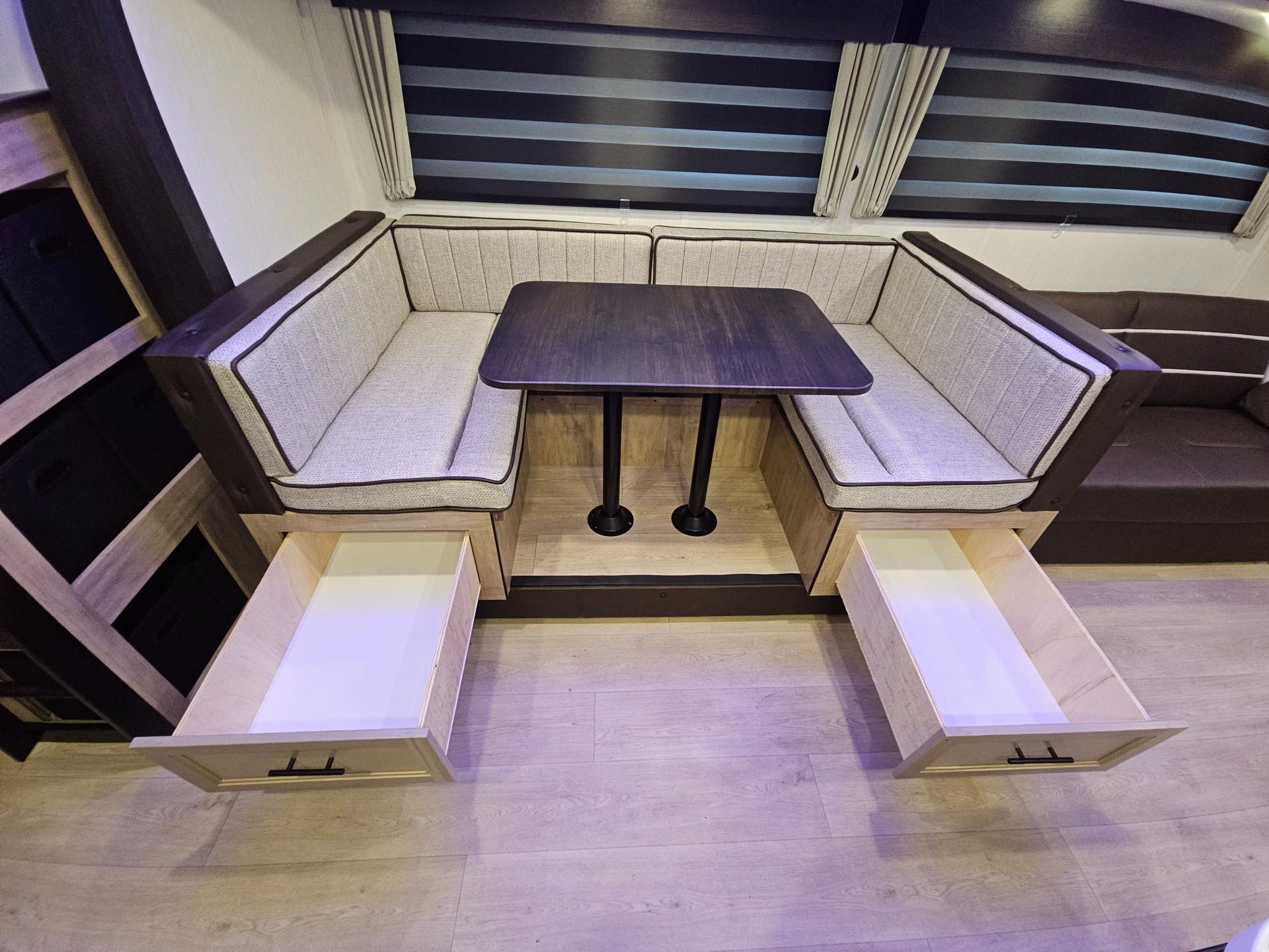 2026 Forest River RV 2026 Forest River RV Cherokee Grey Wolf - thumbnail 27