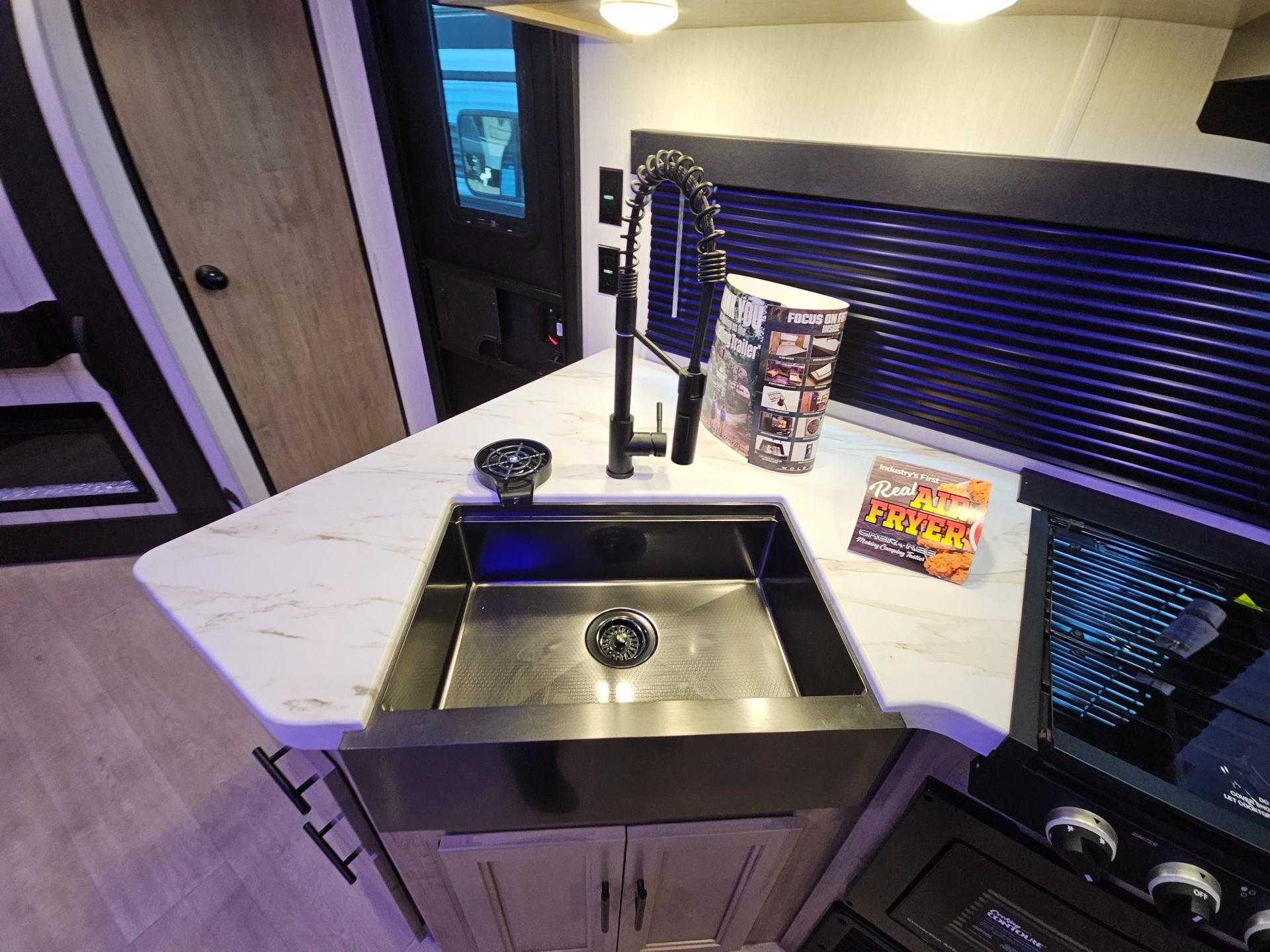 2026 Forest River RV 2026 Forest River RV Cherokee Grey Wolf - thumbnail 32