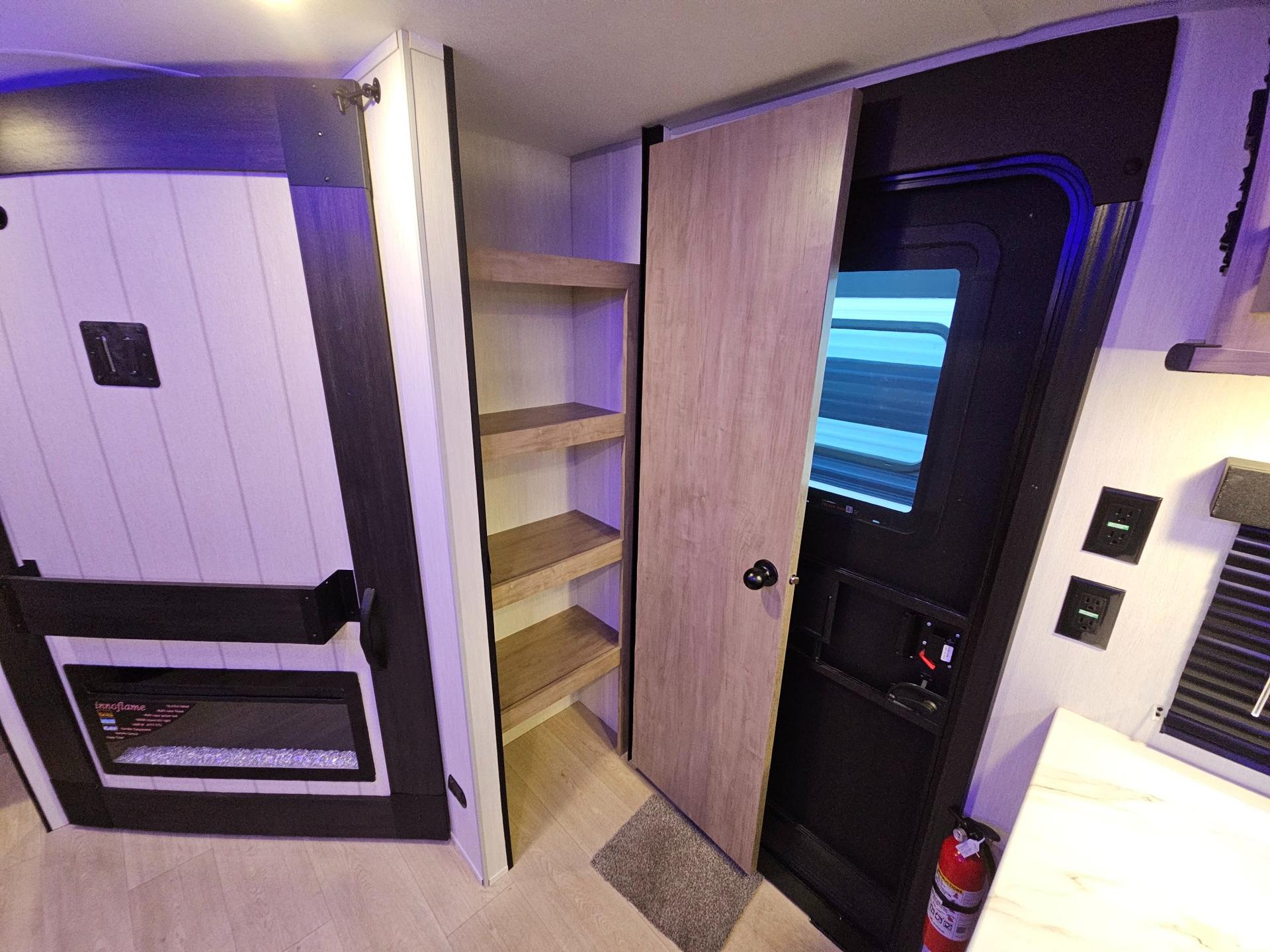 2026 Forest River RV 2026 Forest River RV Cherokee Grey Wolf - thumbnail 36