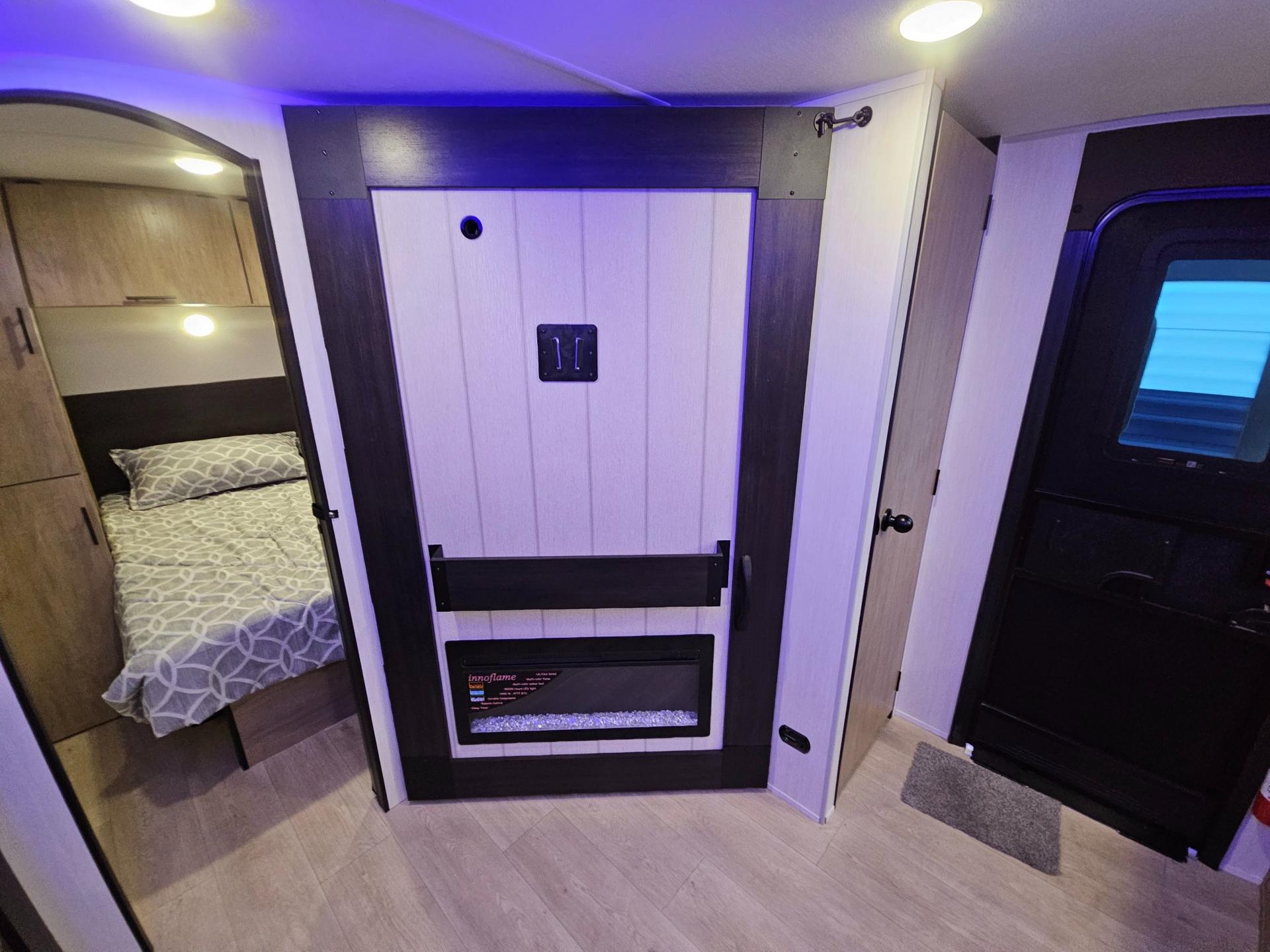 2026 Forest River RV 2026 Forest River RV Cherokee Grey Wolf - thumbnail 37