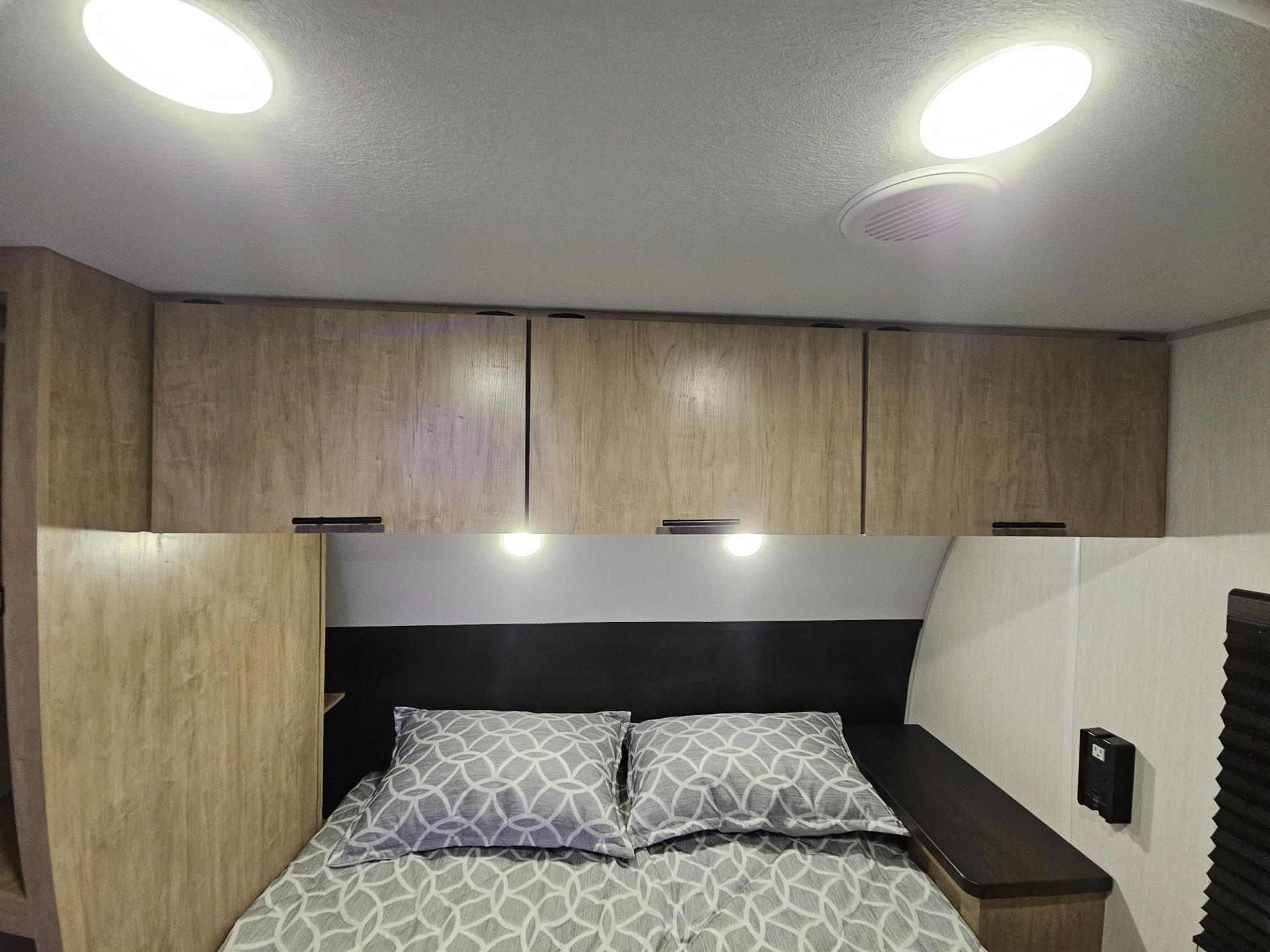 2026 Forest River RV 2026 Forest River RV Cherokee Grey Wolf - thumbnail 42