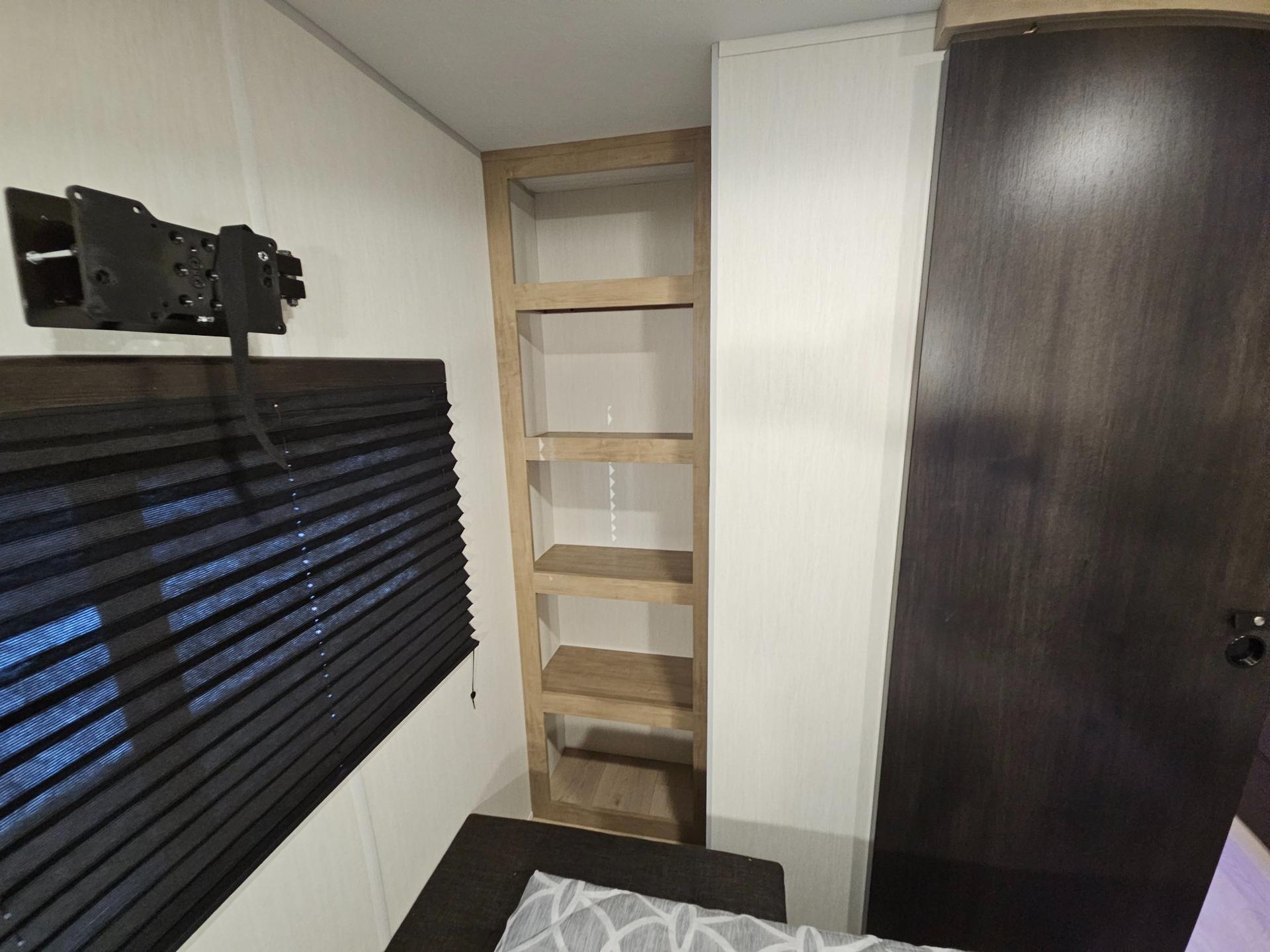 2026 Forest River RV 2026 Forest River RV Cherokee Grey Wolf - thumbnail 43