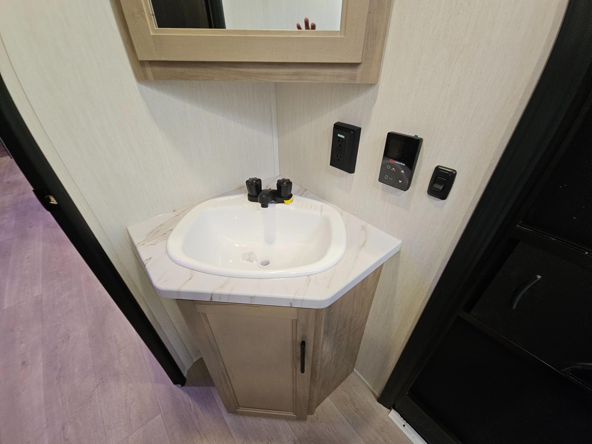 2026 Forest River RV 2026 Forest River RV Cherokee Grey Wolf - thumbnail 49