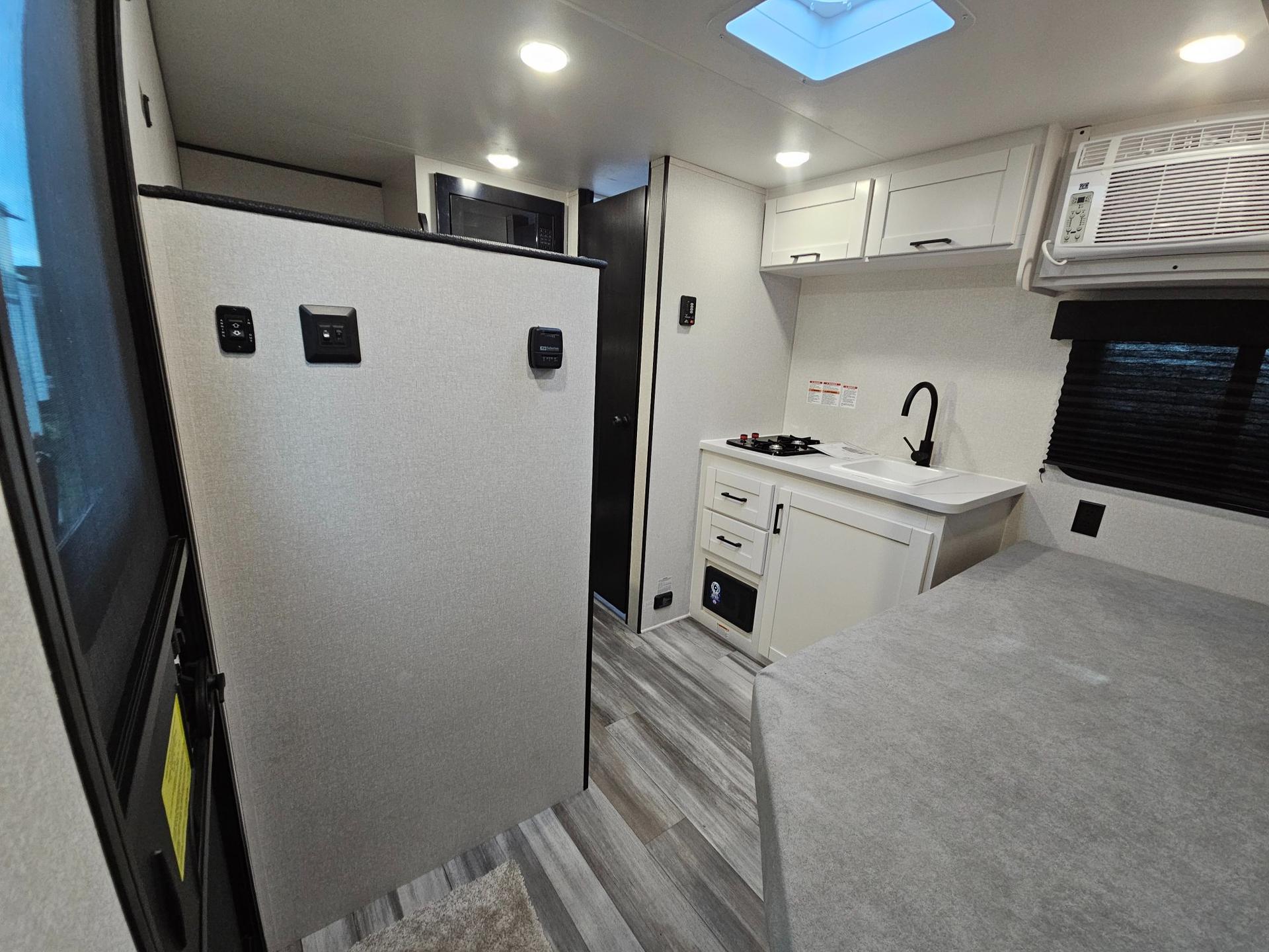 2026 Jayco 2026 Jayco Jay Flight SLX - thumbnail 6