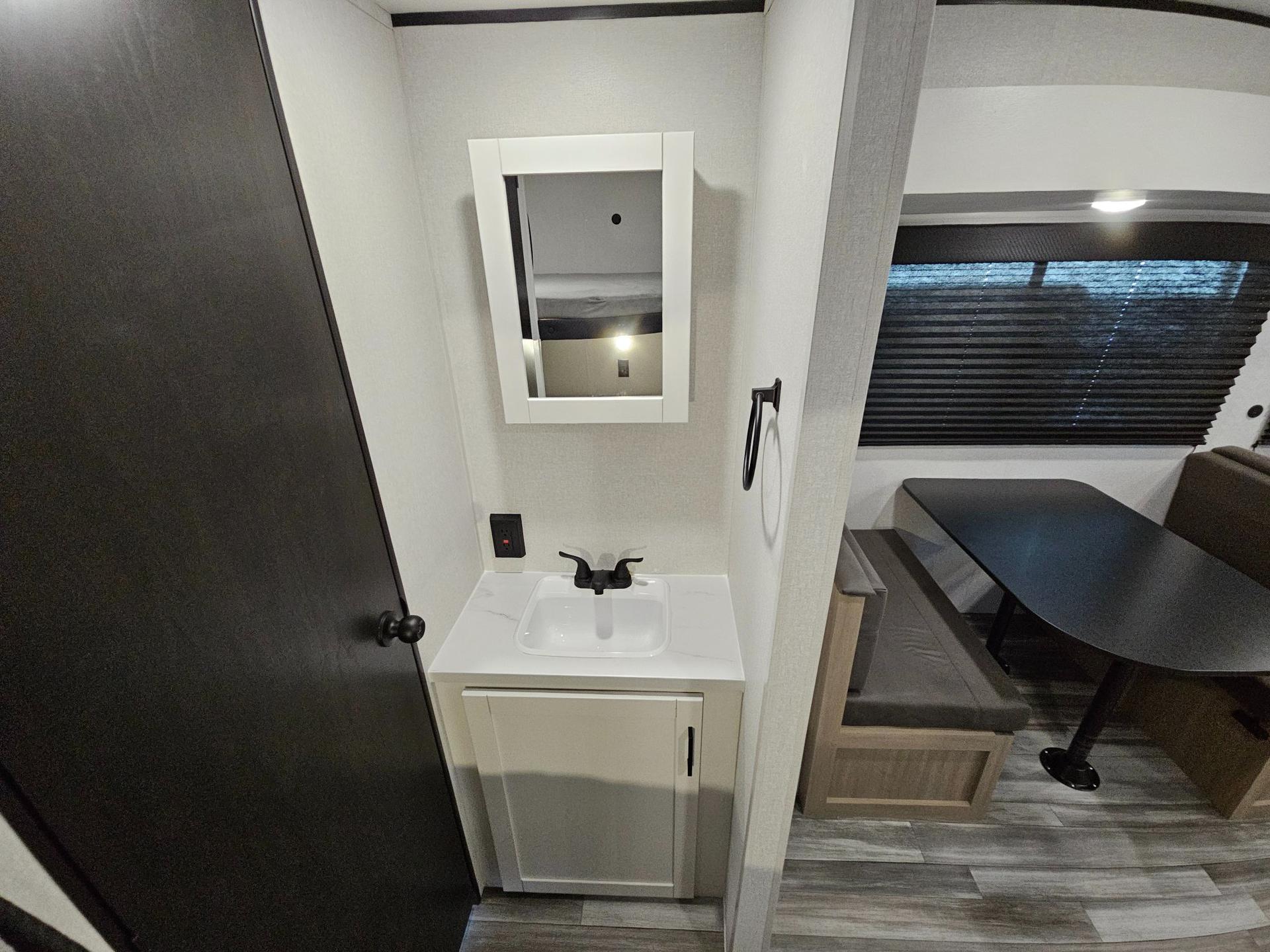 2026 Jayco 2026 Jayco Jay Flight SLX - thumbnail 26