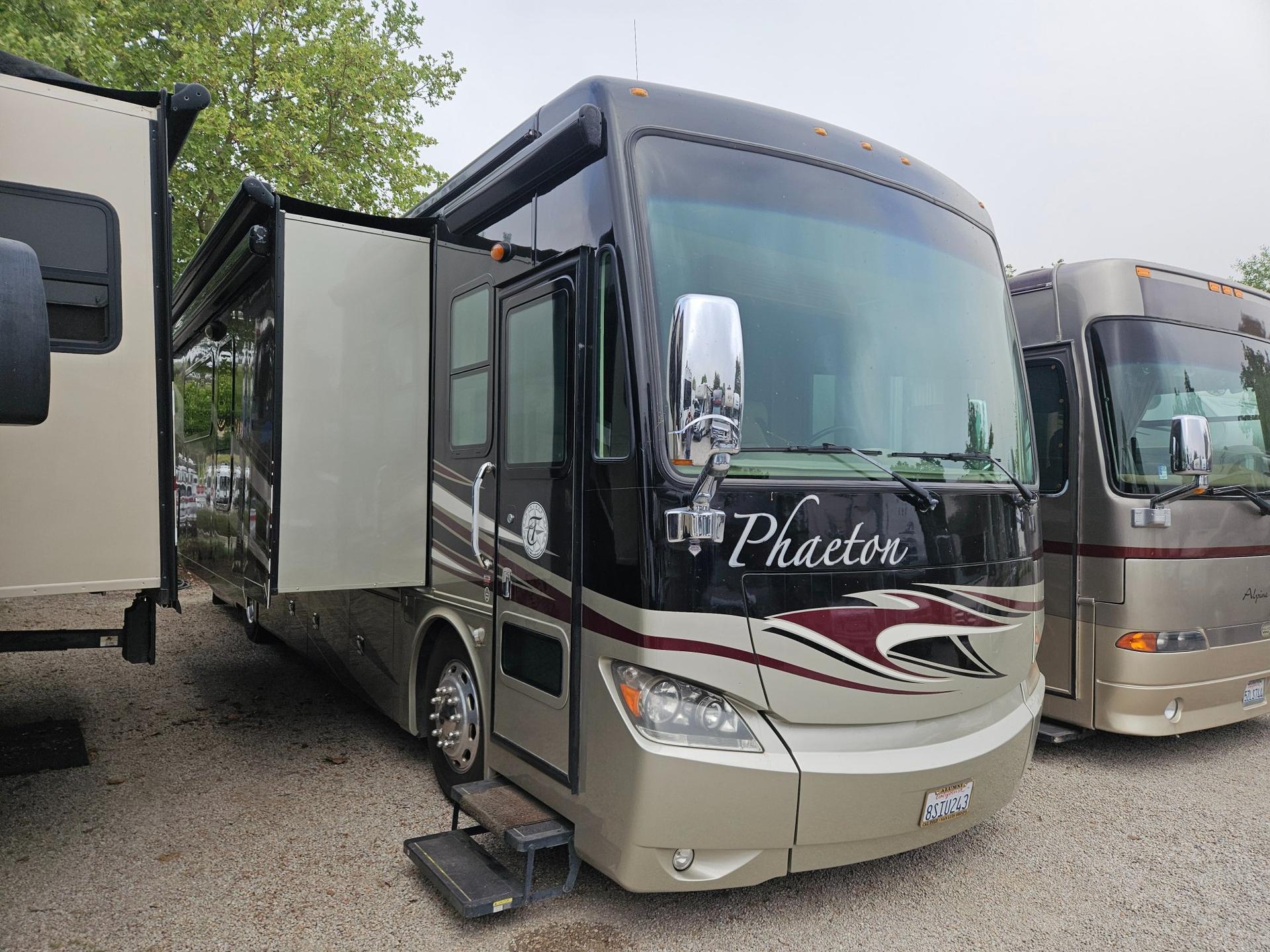 2014 Tiffin Motorhome Phaeton 36GH