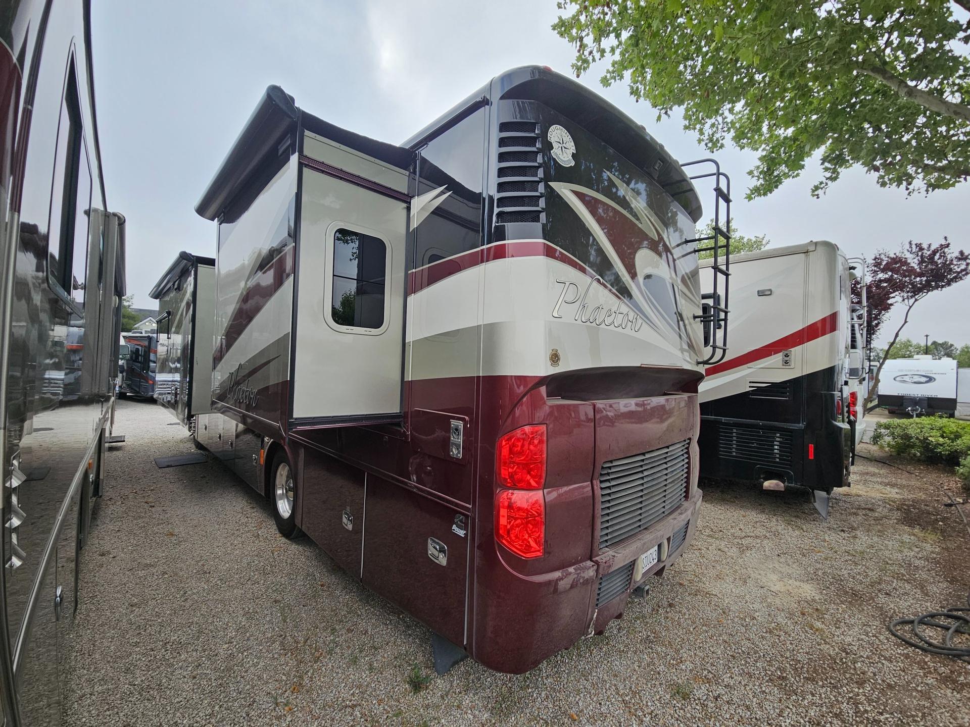 2014 Tiffin Motorhome 2014 Tiffin Motorhome Phaeton - thumbnail 3