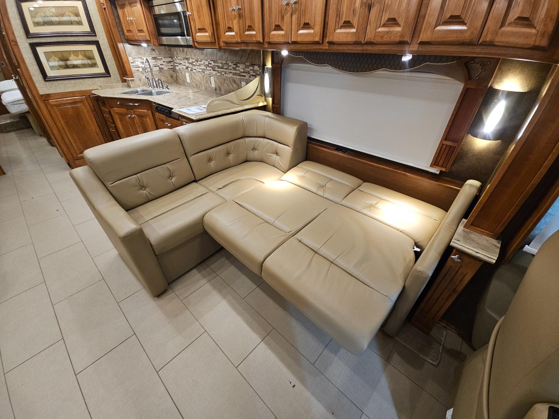 2014 Tiffin Motorhome 2014 Tiffin Motorhome Phaeton - thumbnail 8