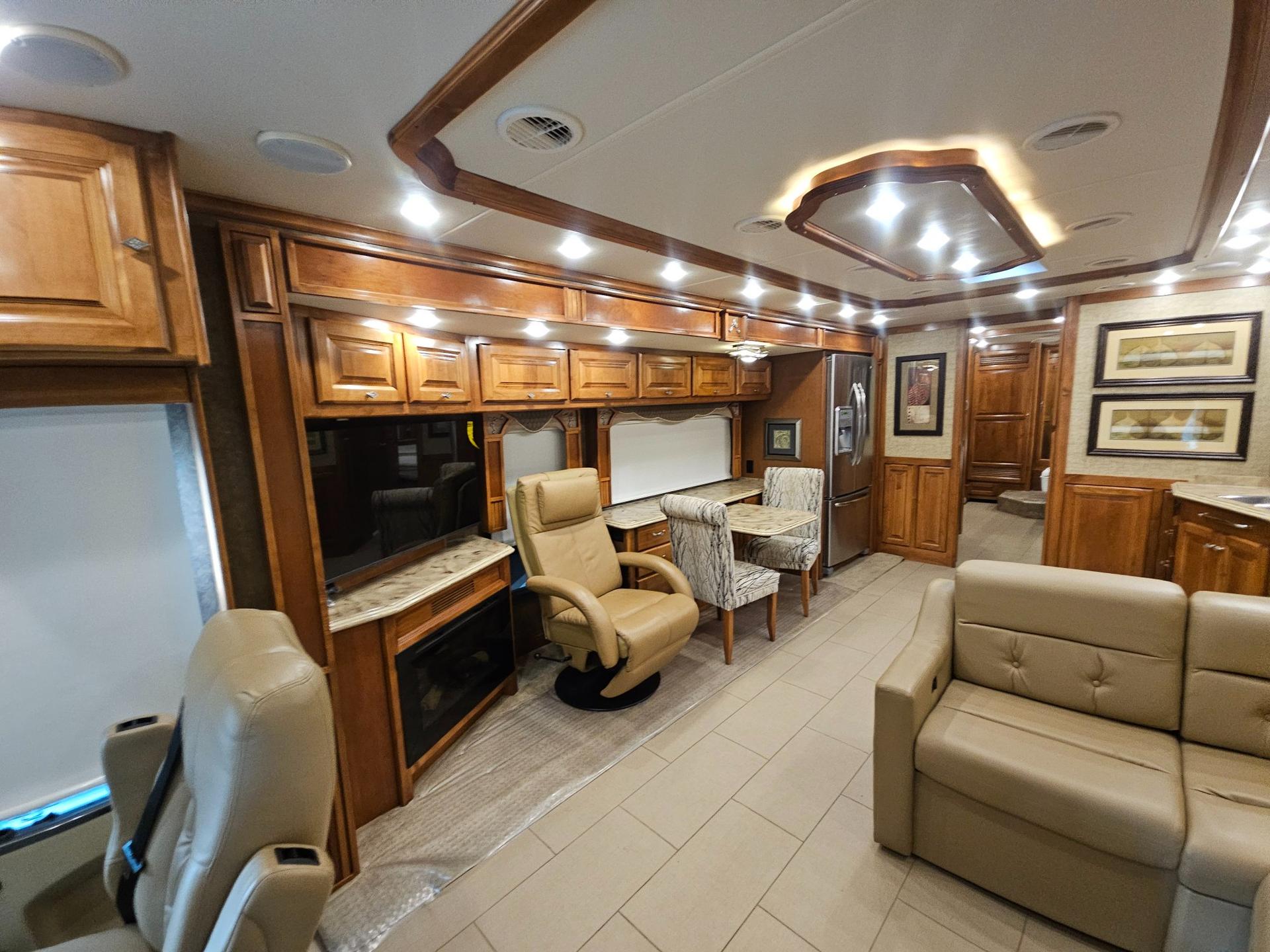 2014 Tiffin Motorhome 2014 Tiffin Motorhome Phaeton - thumbnail 9