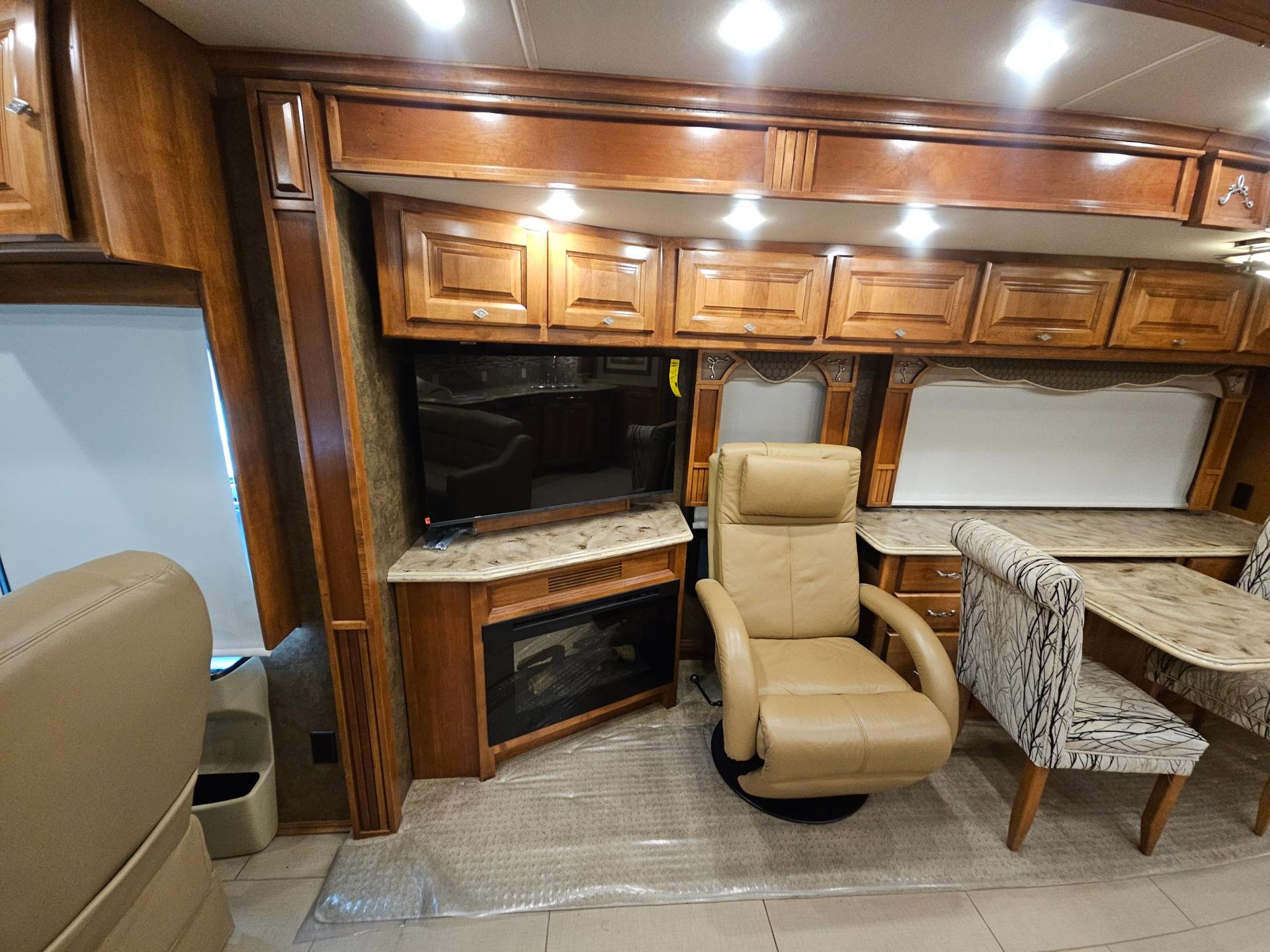 2014 Tiffin Motorhome 2014 Tiffin Motorhome Phaeton - thumbnail 10