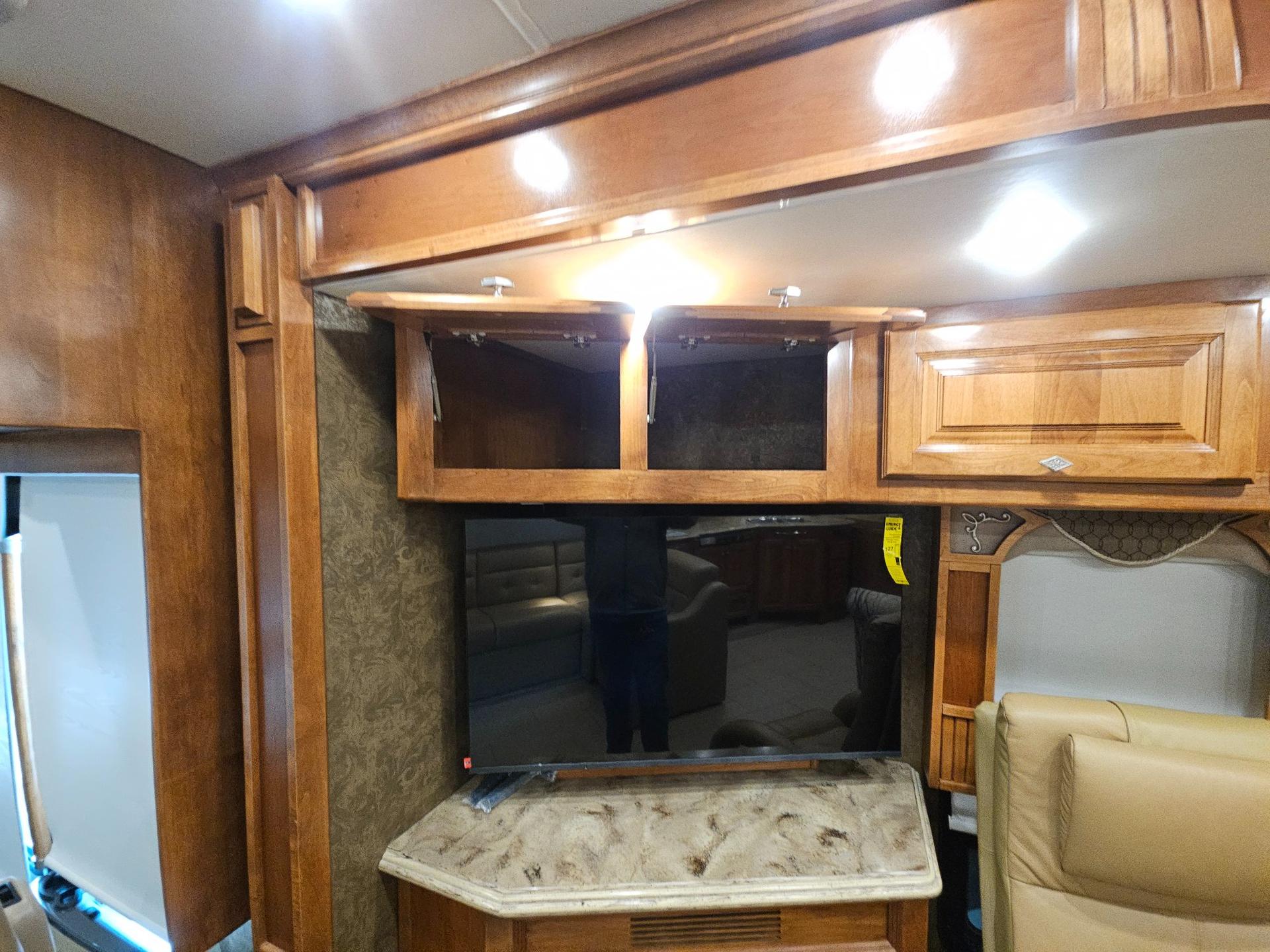 2014 Tiffin Motorhome 2014 Tiffin Motorhome Phaeton - thumbnail 11