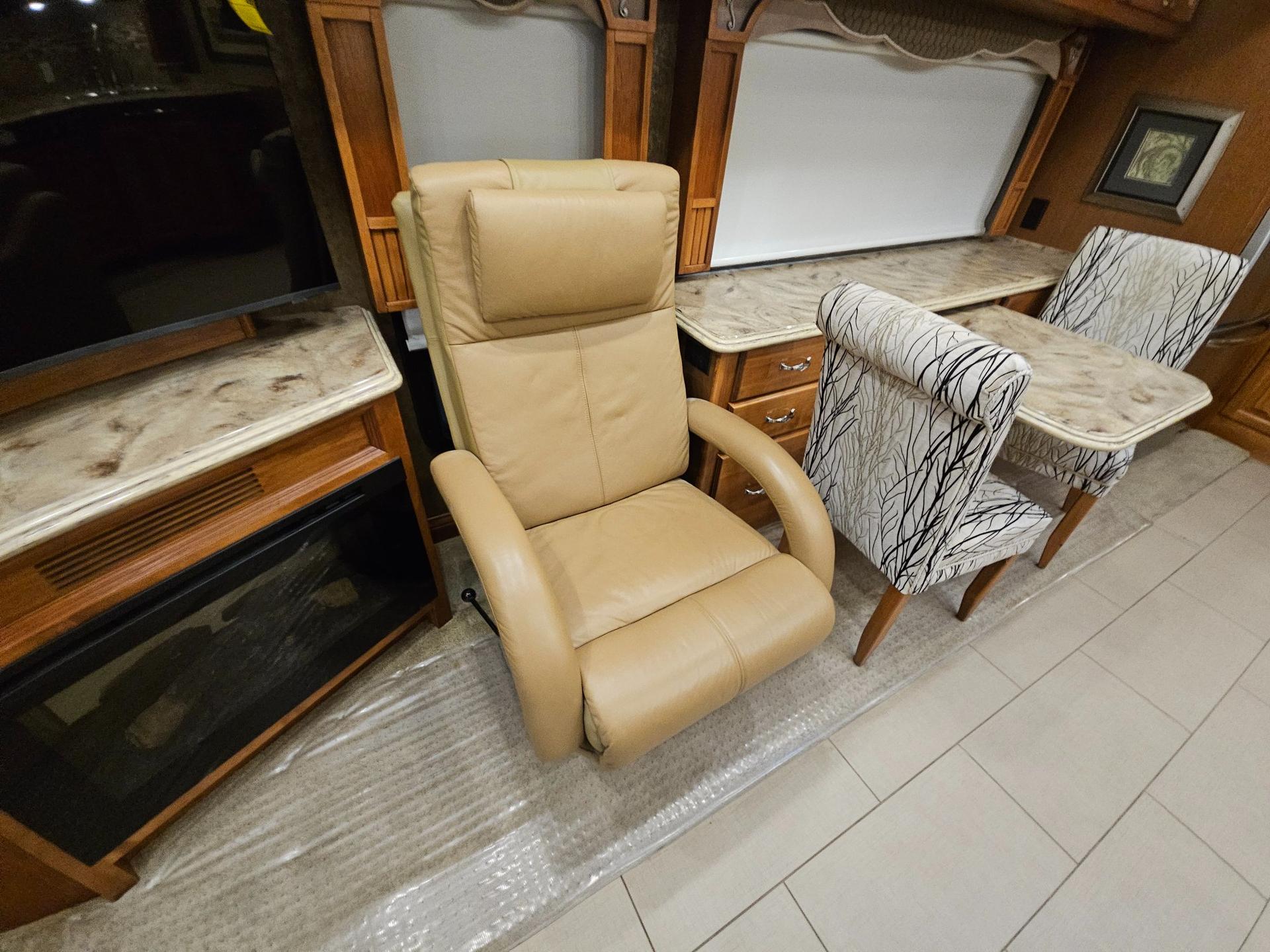 2014 Tiffin Motorhome 2014 Tiffin Motorhome Phaeton - thumbnail 14