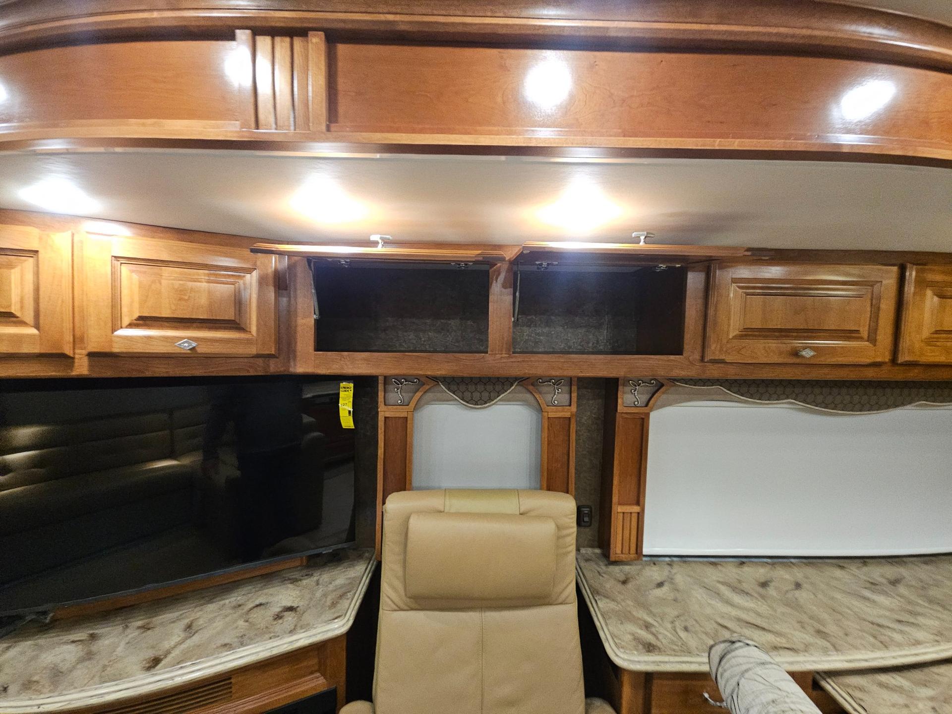 2014 Tiffin Motorhome 2014 Tiffin Motorhome Phaeton - thumbnail 15