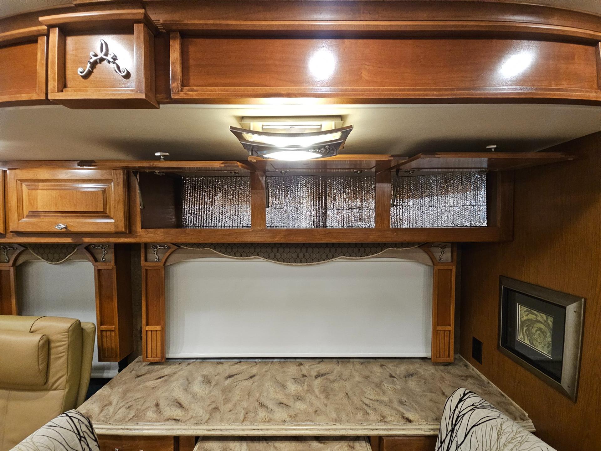 2014 Tiffin Motorhome 2014 Tiffin Motorhome Phaeton - thumbnail 17