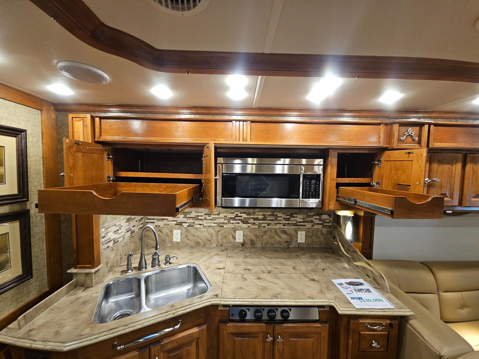 2014 Tiffin Motorhome 2014 Tiffin Motorhome Phaeton - thumbnail 21