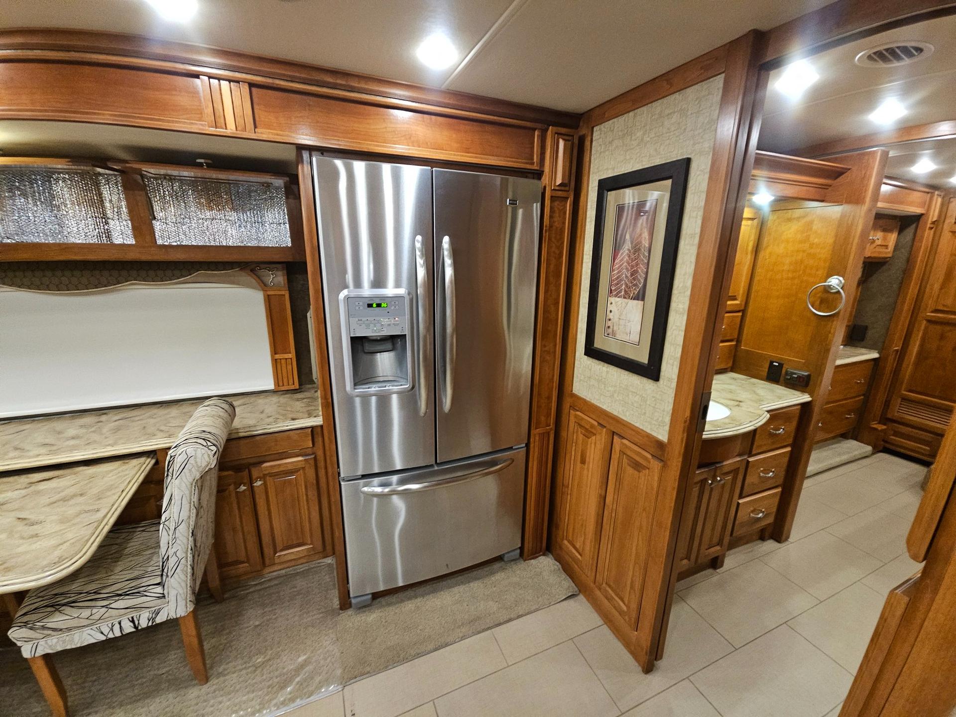 2014 Tiffin Motorhome 2014 Tiffin Motorhome Phaeton - thumbnail 25